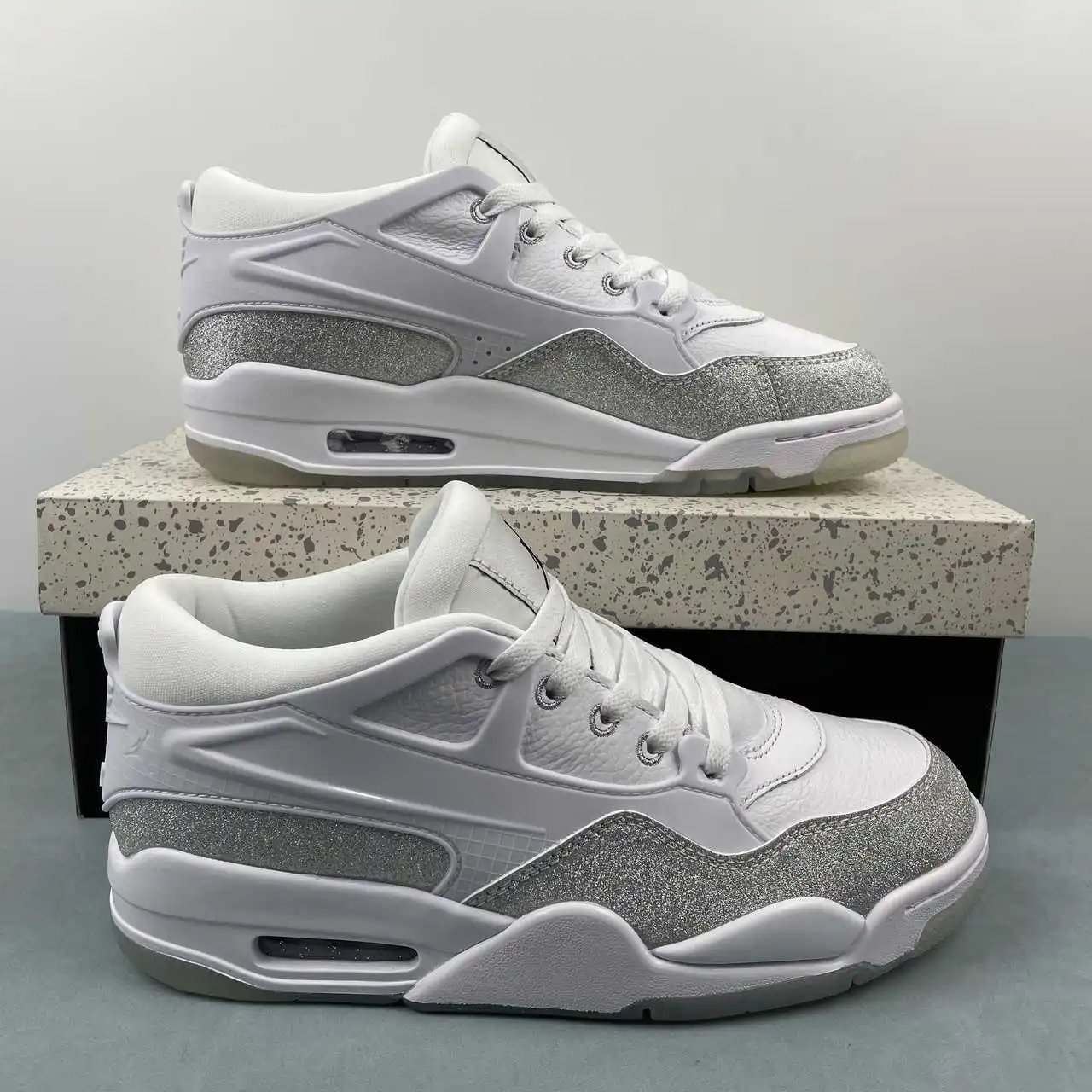 Air Jordan 4 HQ3441-111