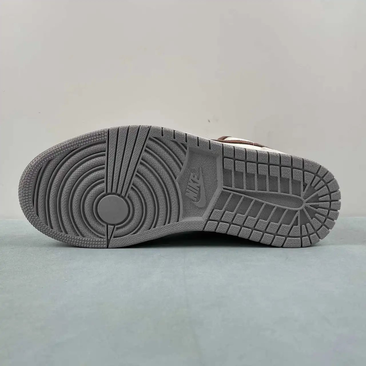Air Jordan 1 Low HF1567-200 11