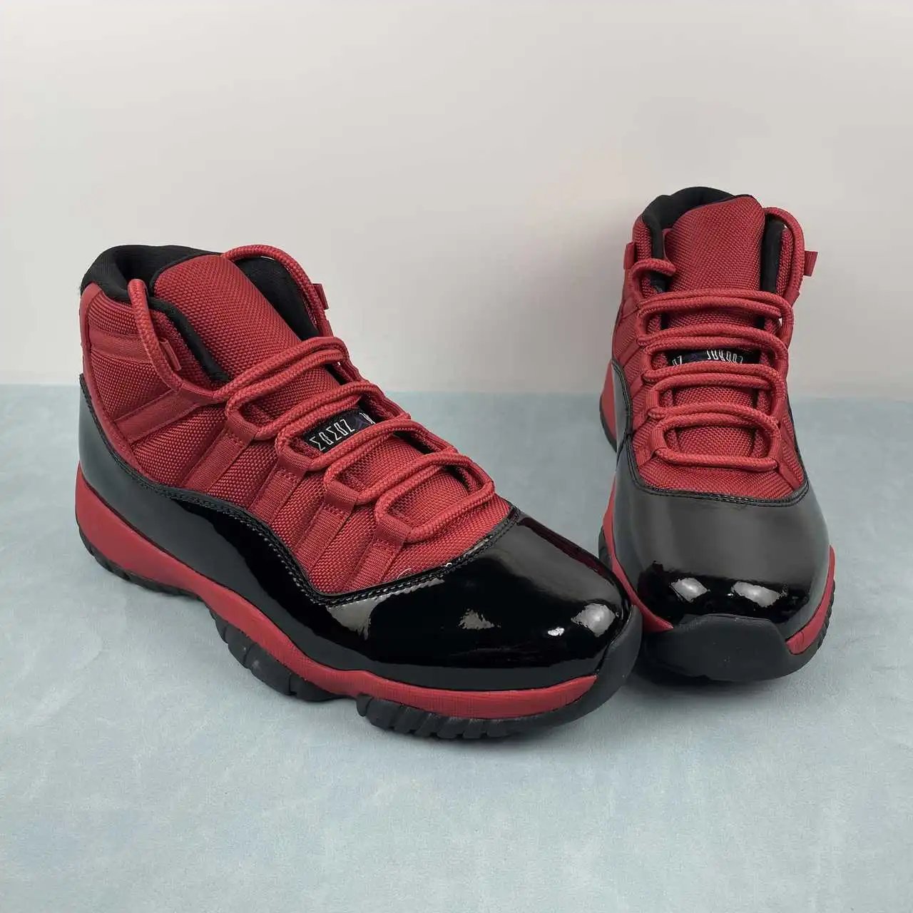 Air Jordan 11 CT8012-600 thumbnail 2