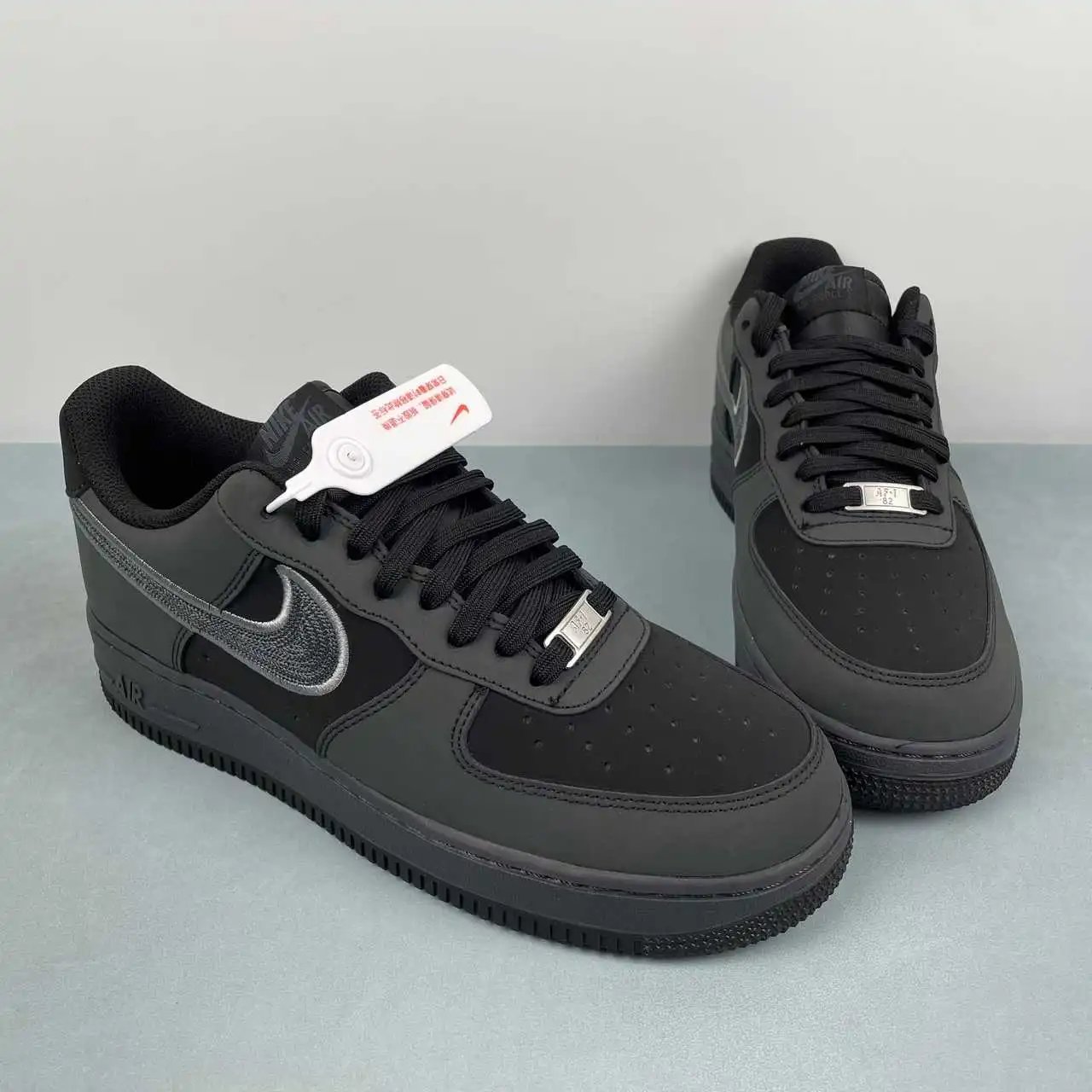 Nike Air Force 1 IB6842-002 thumbnail 2
