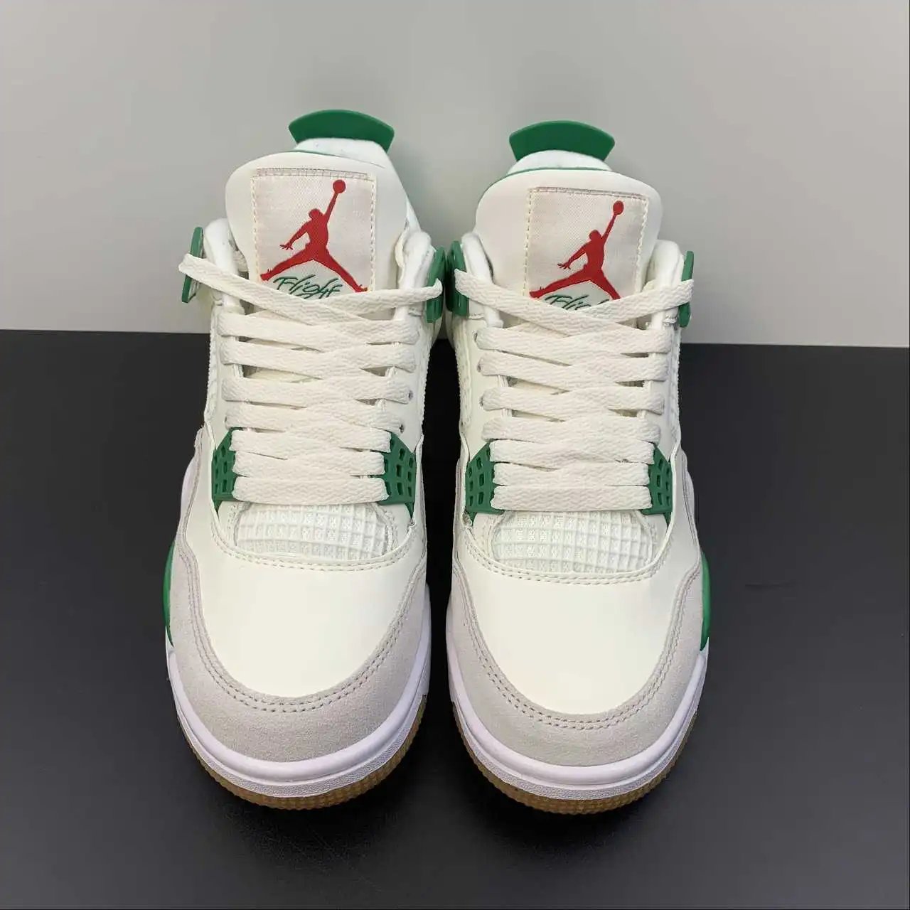 AJ4 × Nike SB DR5415-103 thumbnail 4