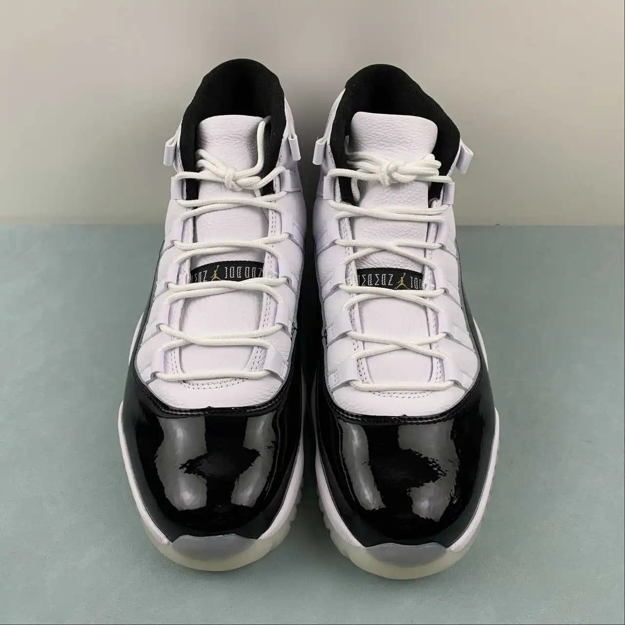 Air Jordan 11 CT8012-170 thumbnail 4