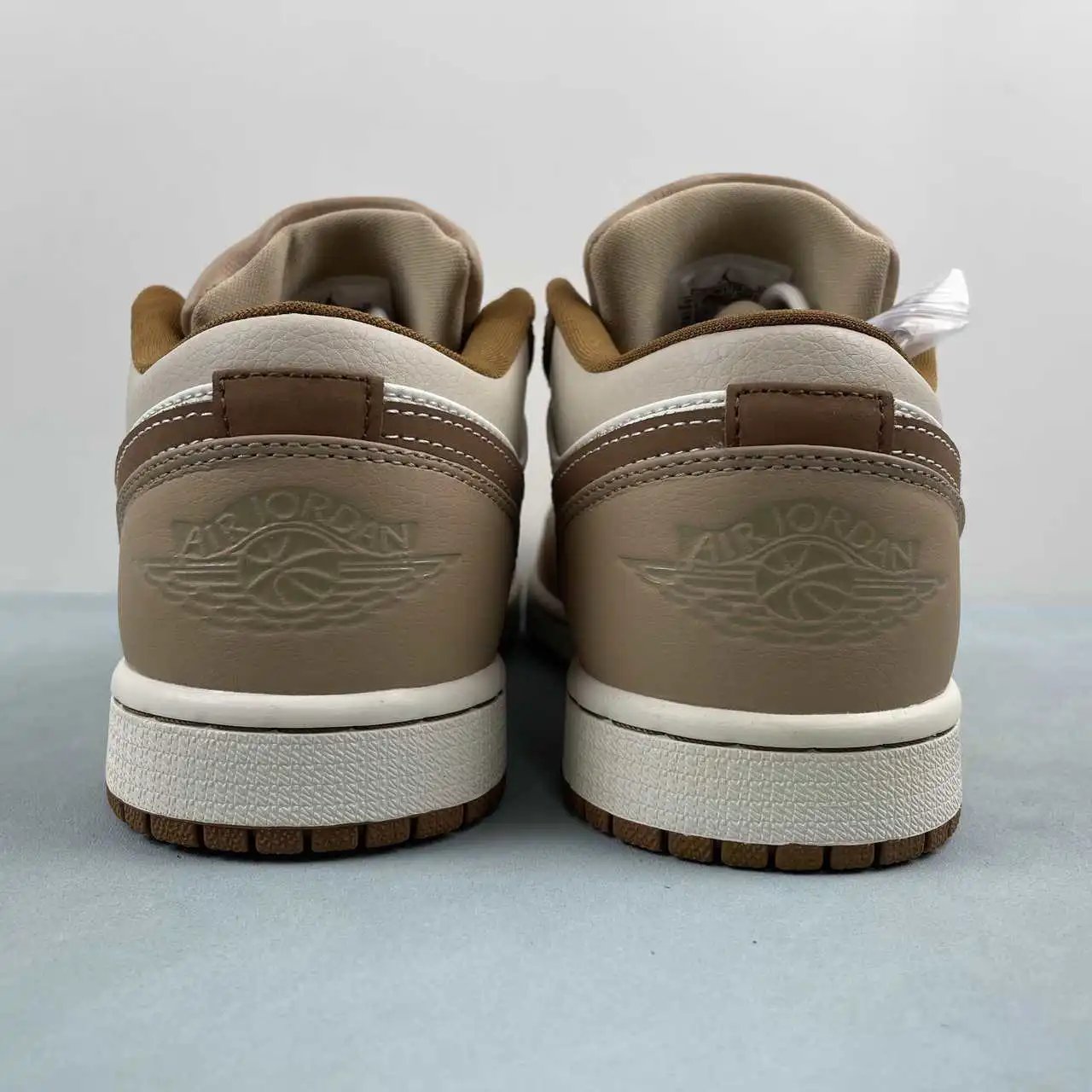 Air Jordan 1 Low HF5753-221 thumbnail 4