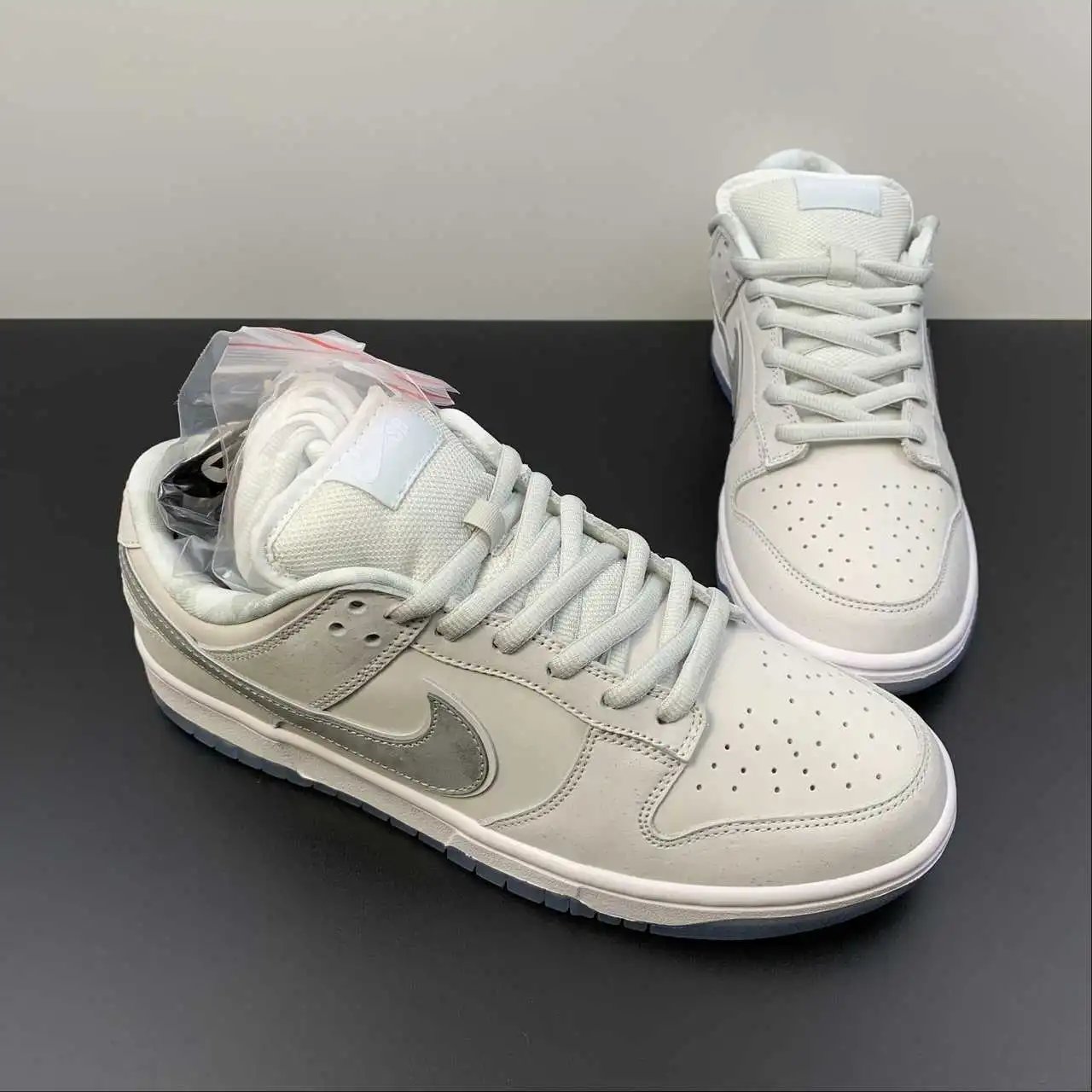 Nike Dunk Low FD8776-100 thumbnail 2