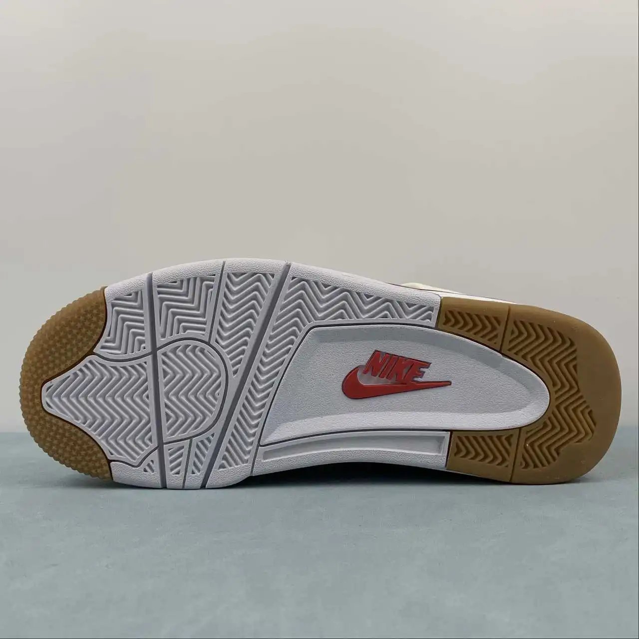 AJ4 × Nike SB DR5415-105 11
