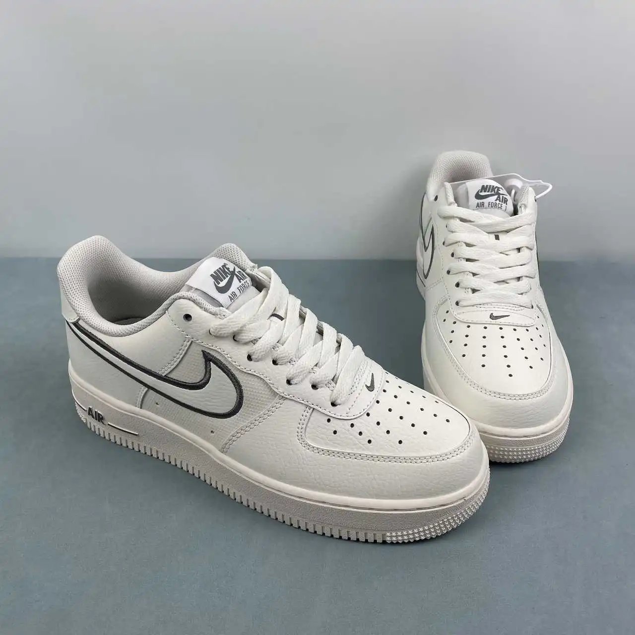 Nike Air Force 1 IB7677-101 thumbnail 2