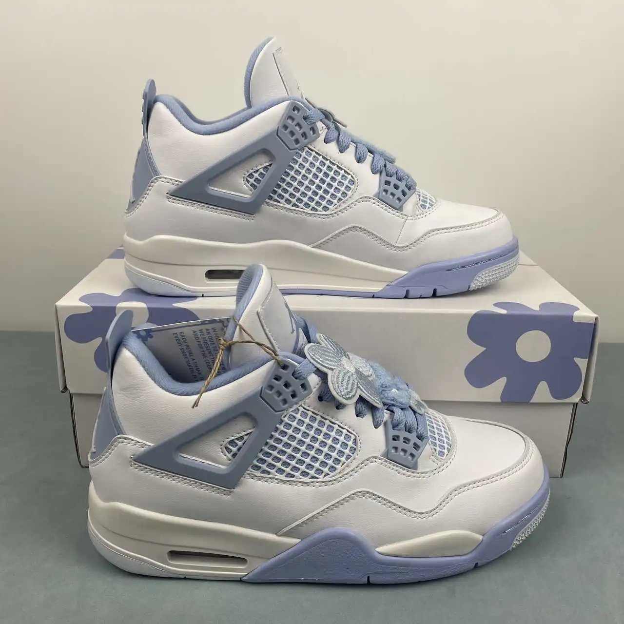 Air Jordan 4 HV0823-100