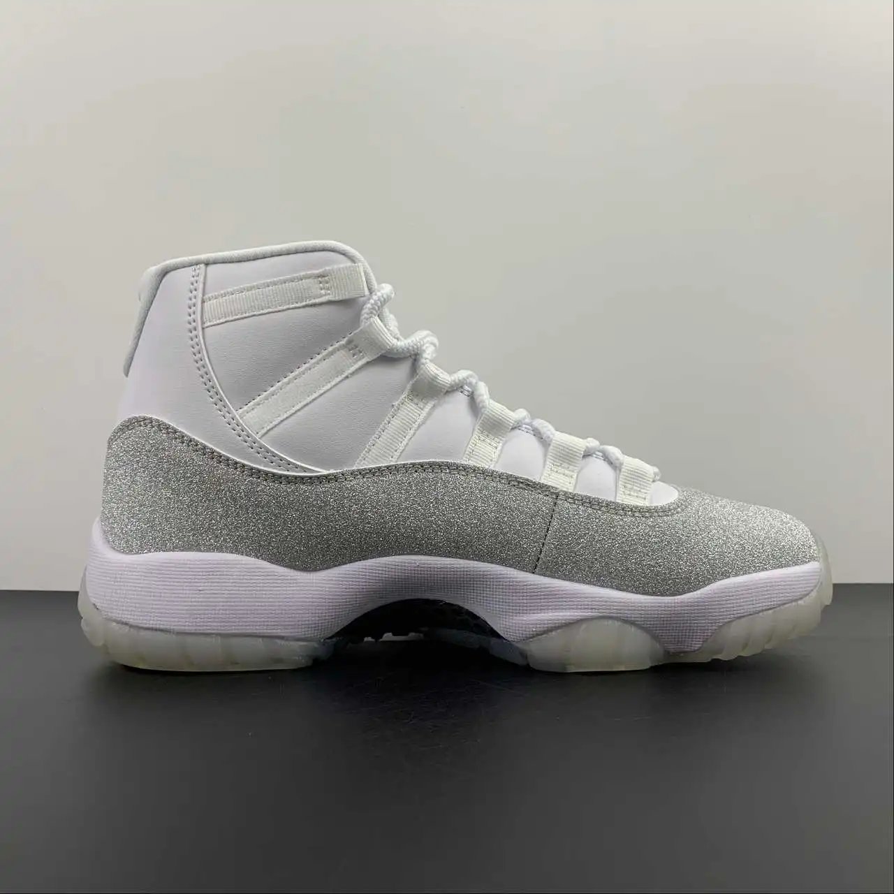 Air Jordan 11 AR0715-100 5