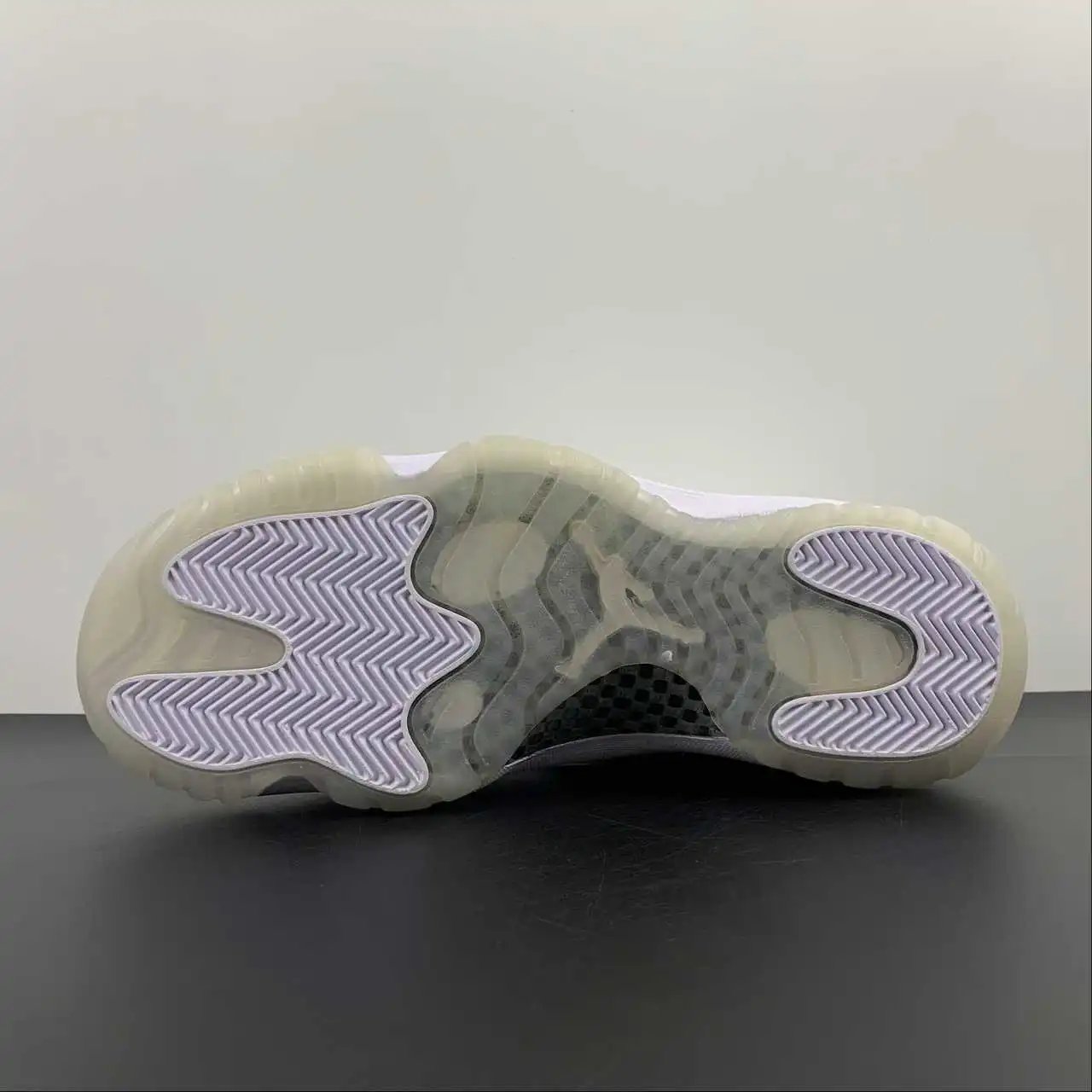 Air Jordan 11 AR0715-100 12