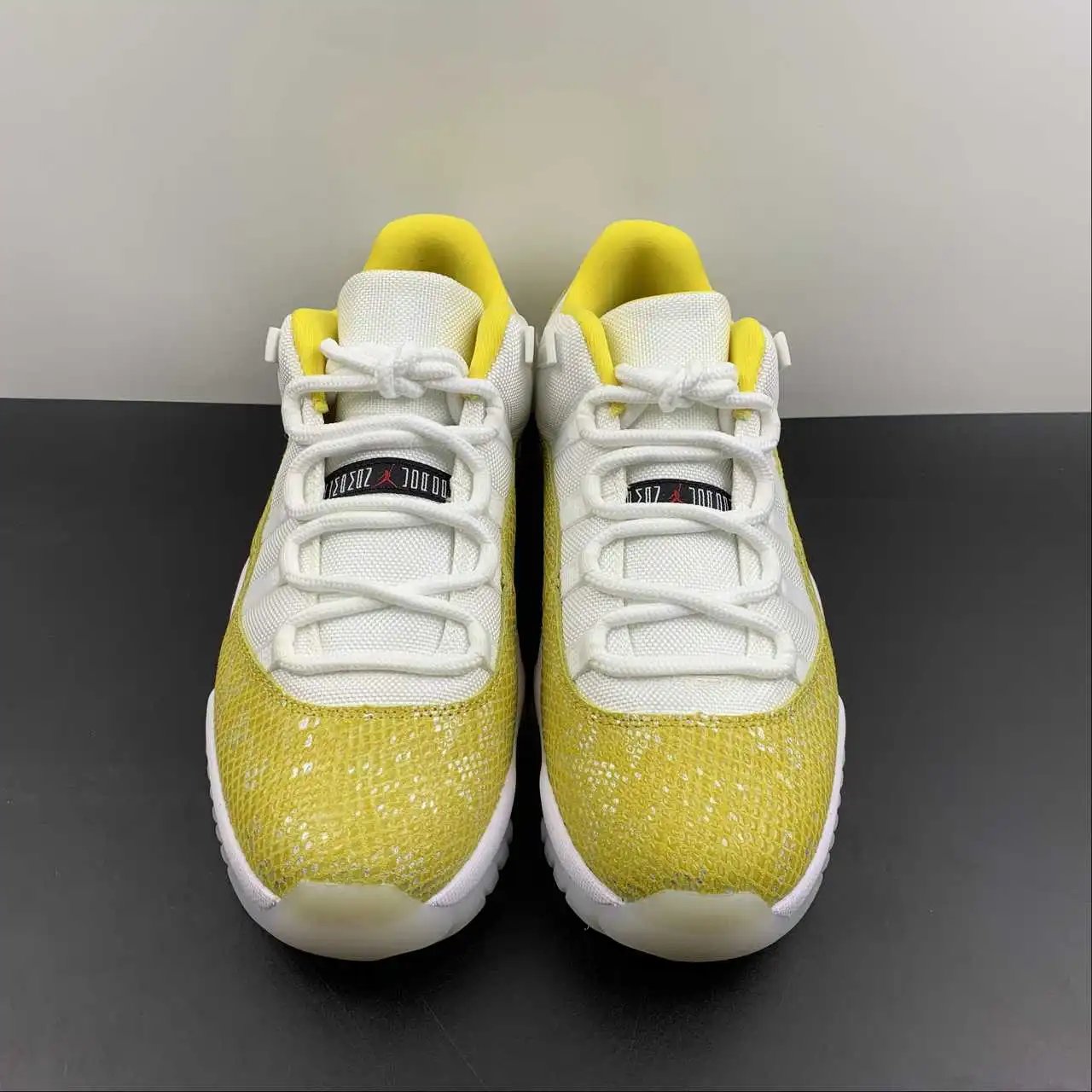 Air Jordan 11 AH7860-107 thumbnail 4