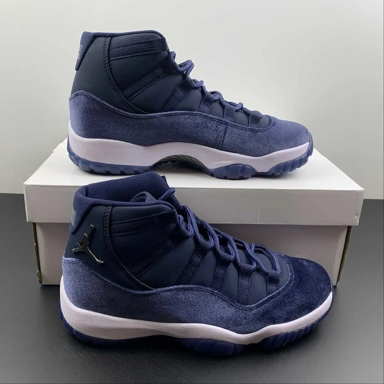 Air Jordan 11 AR0715-441