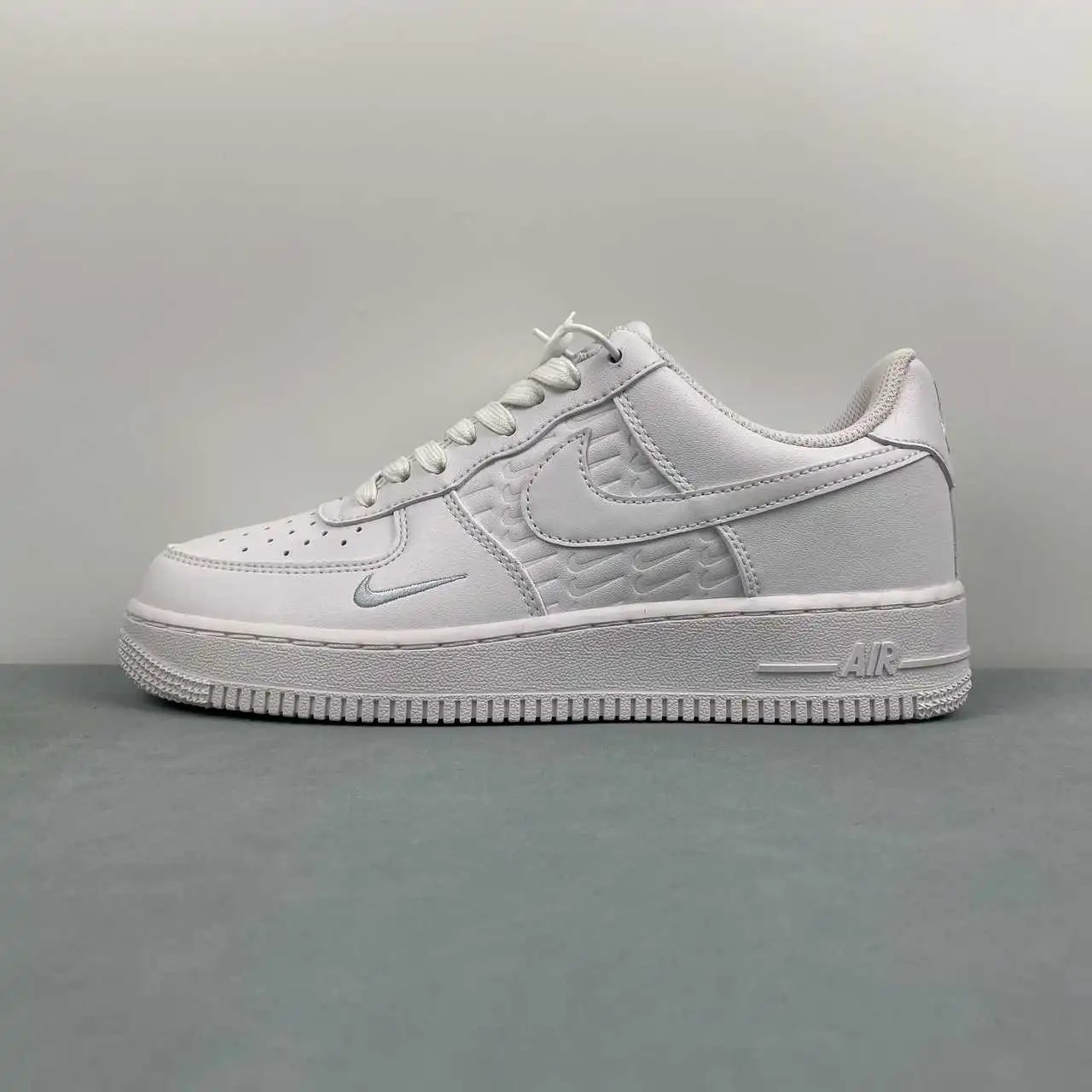 Nike Air Force 1 IH4475-100 thumbnail 4