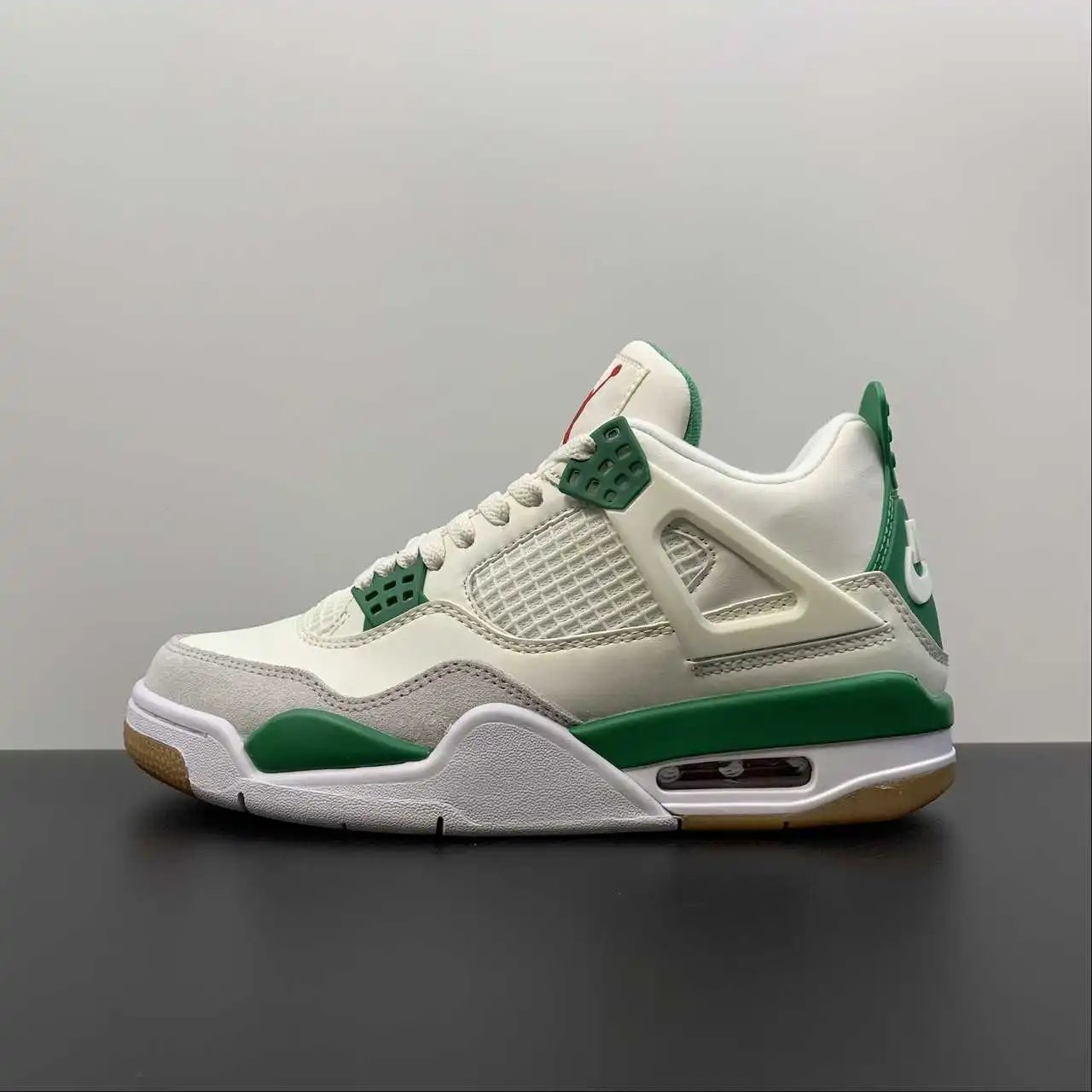 AJ4 × Nike SB DR5415-103 6