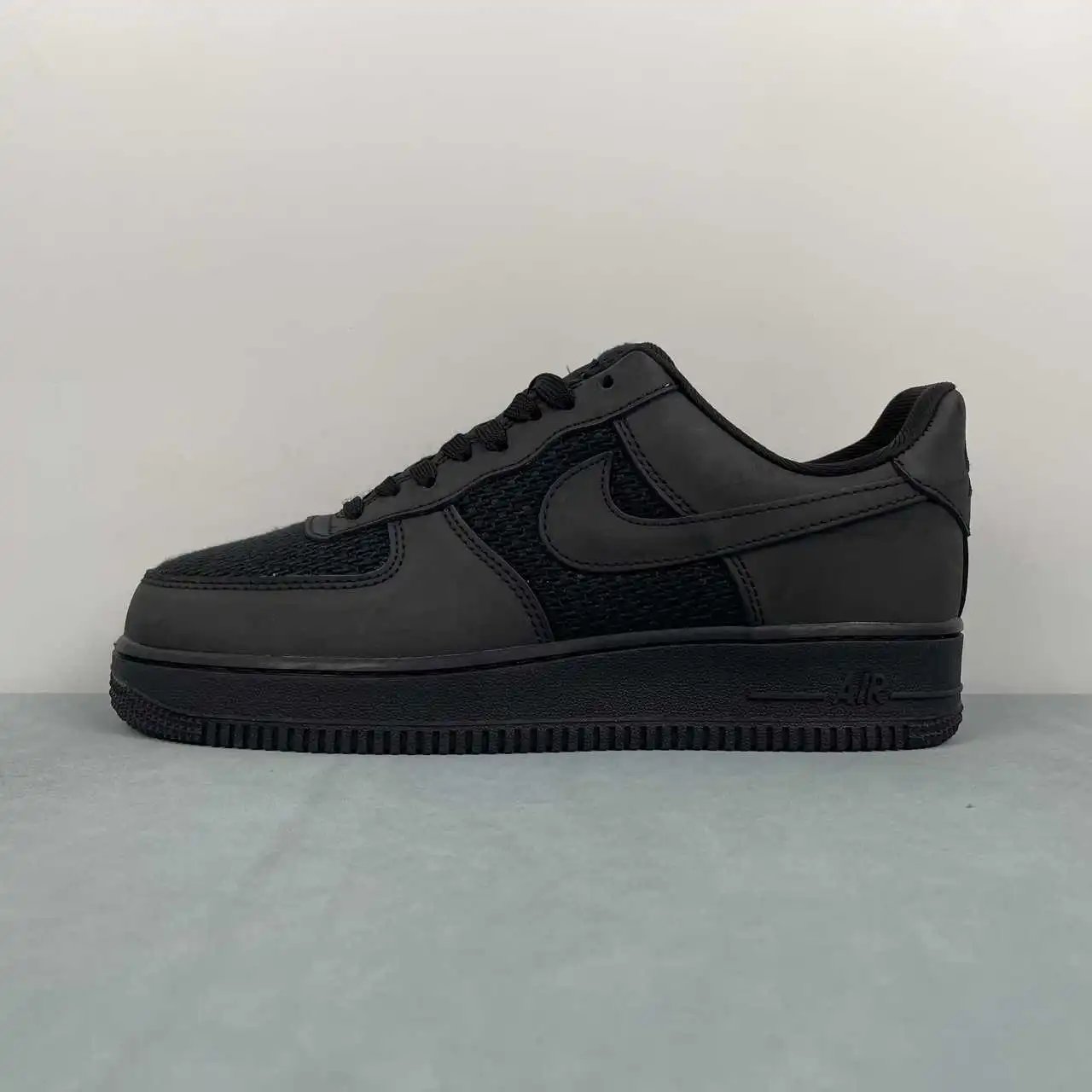 Nike Air Force 1 II9807-001 thumbnail 4