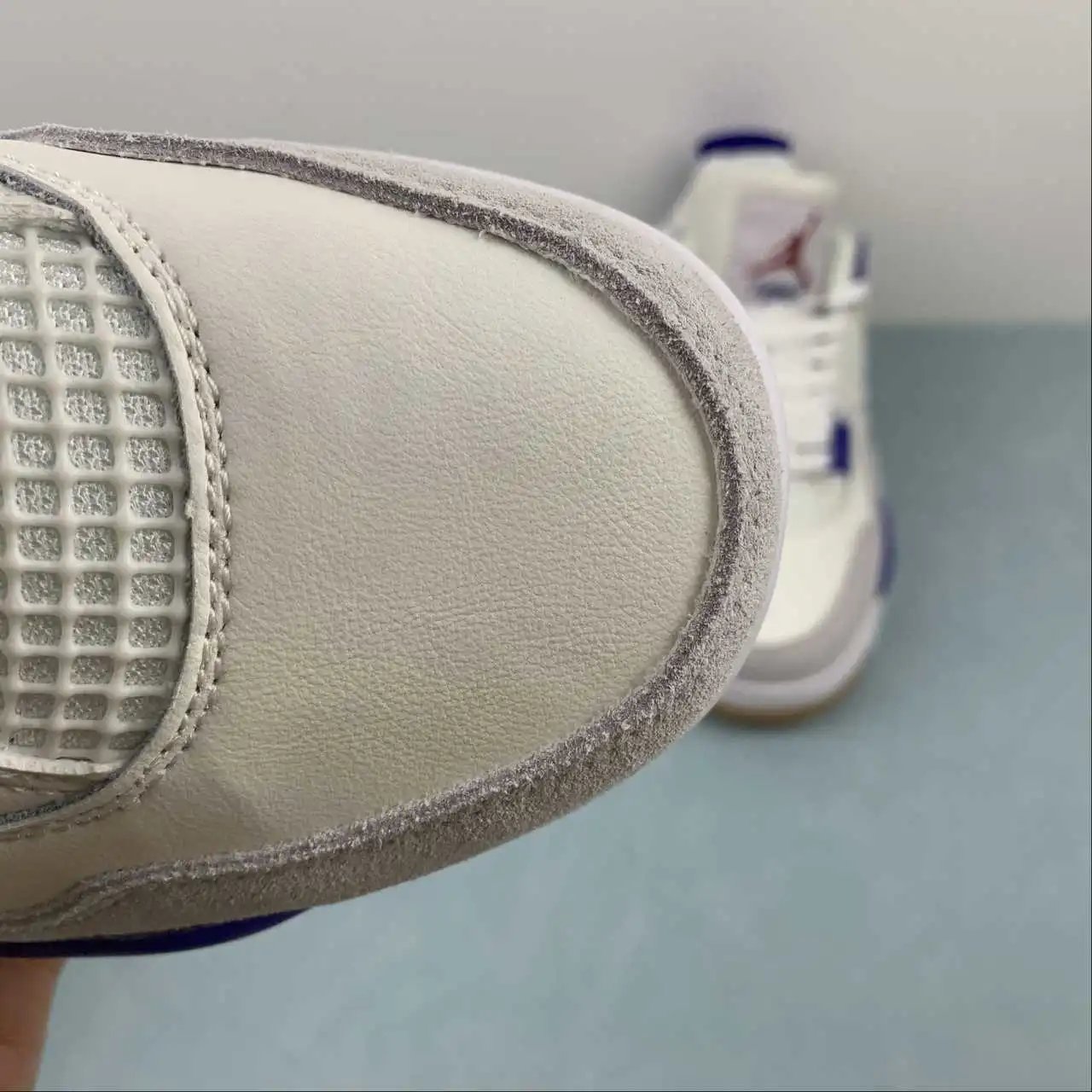 AJ4 × Nike SB DR5415-102 8