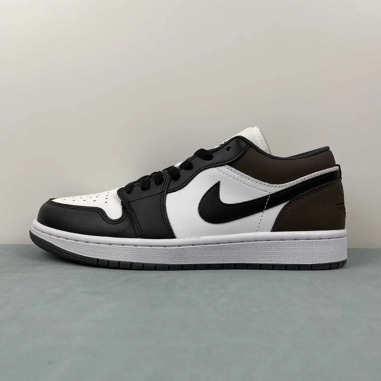 Air Jordan 1 Low 553558-152 5