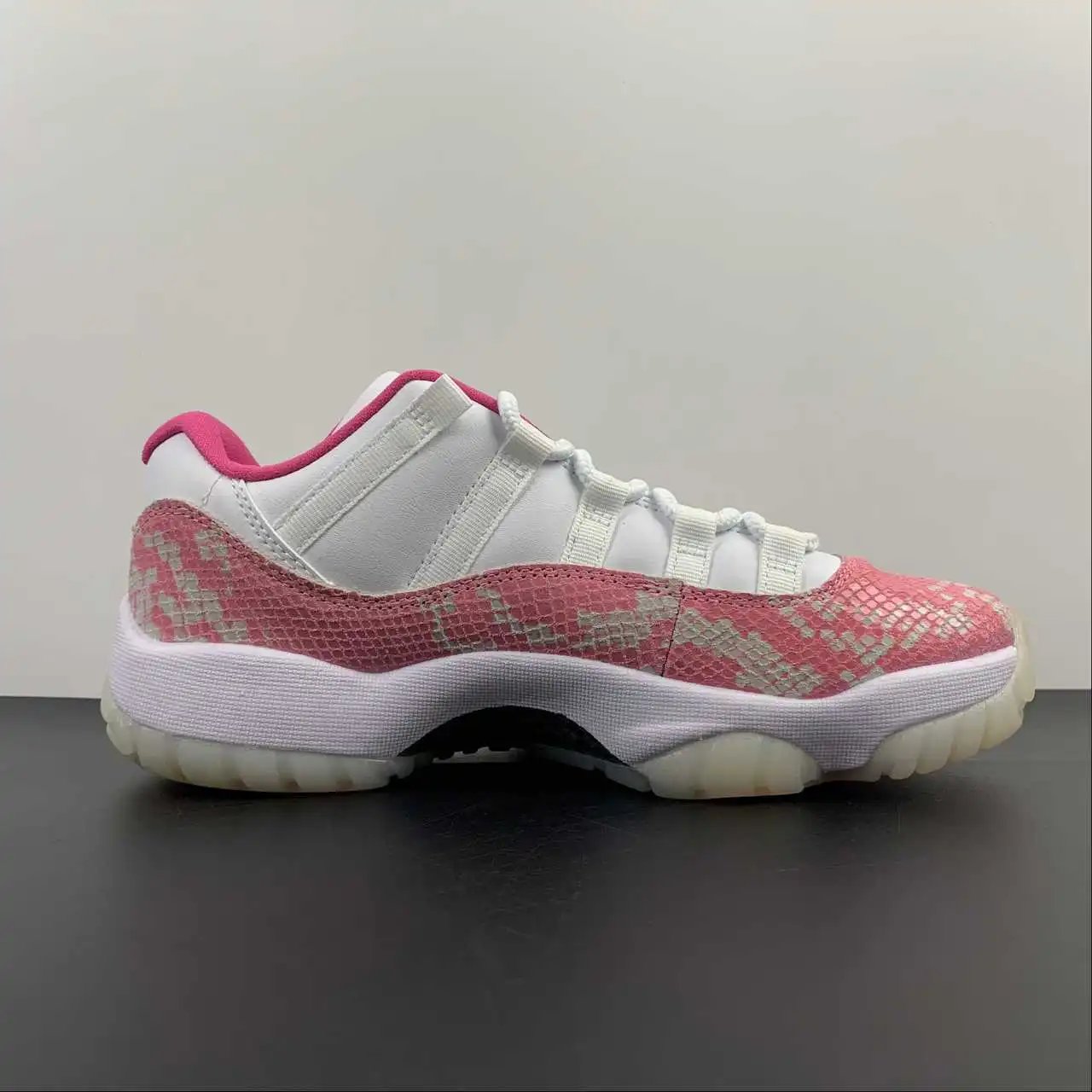 Air Jordan 11 AH7860-106 5