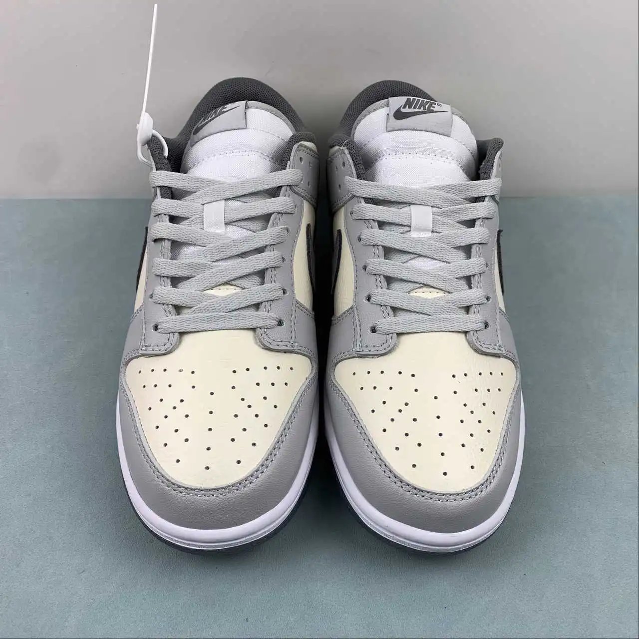 Nike Dunk Low FJ4188-100 thumbnail 3