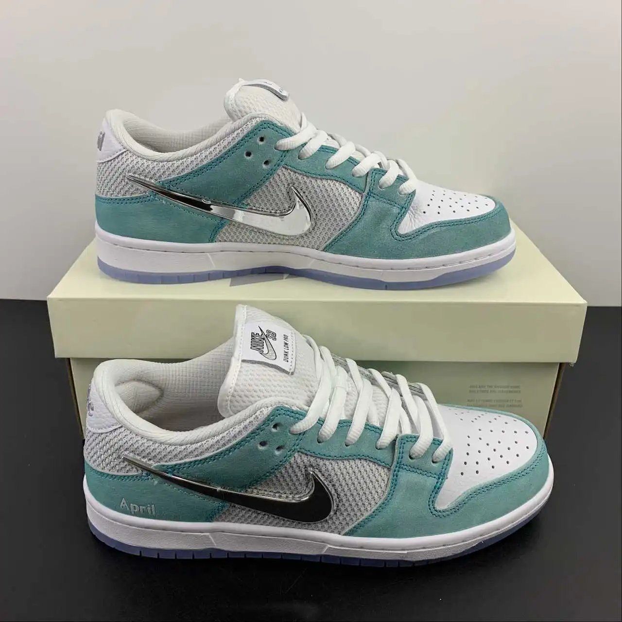 Nike Dunk Low FD2562-400