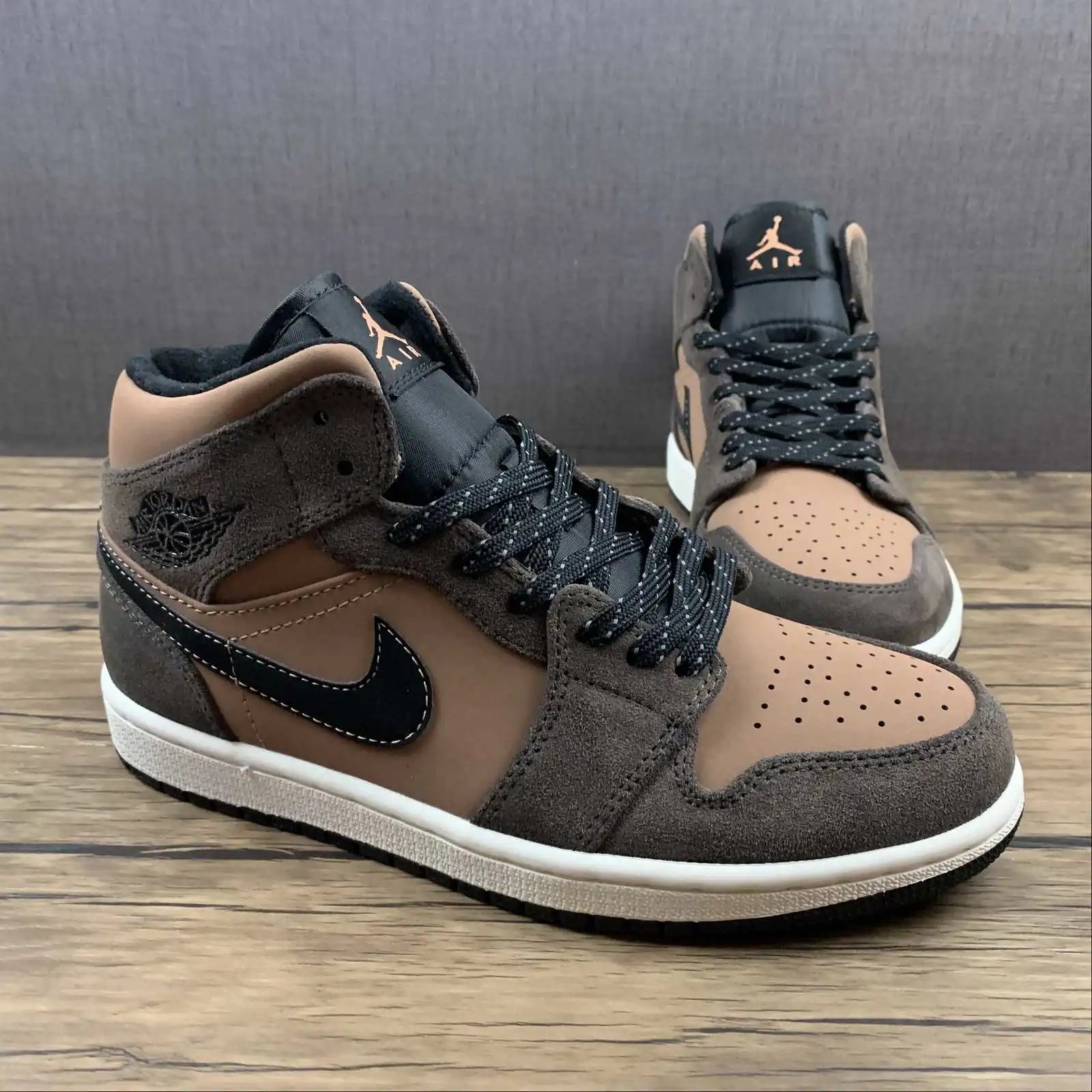 Air Jordan 1 Mid Earth Tone – DC7294-200 thumbnail 2