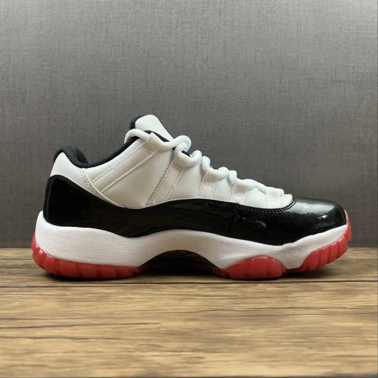 Air Jordan 11 AV2187-160 5