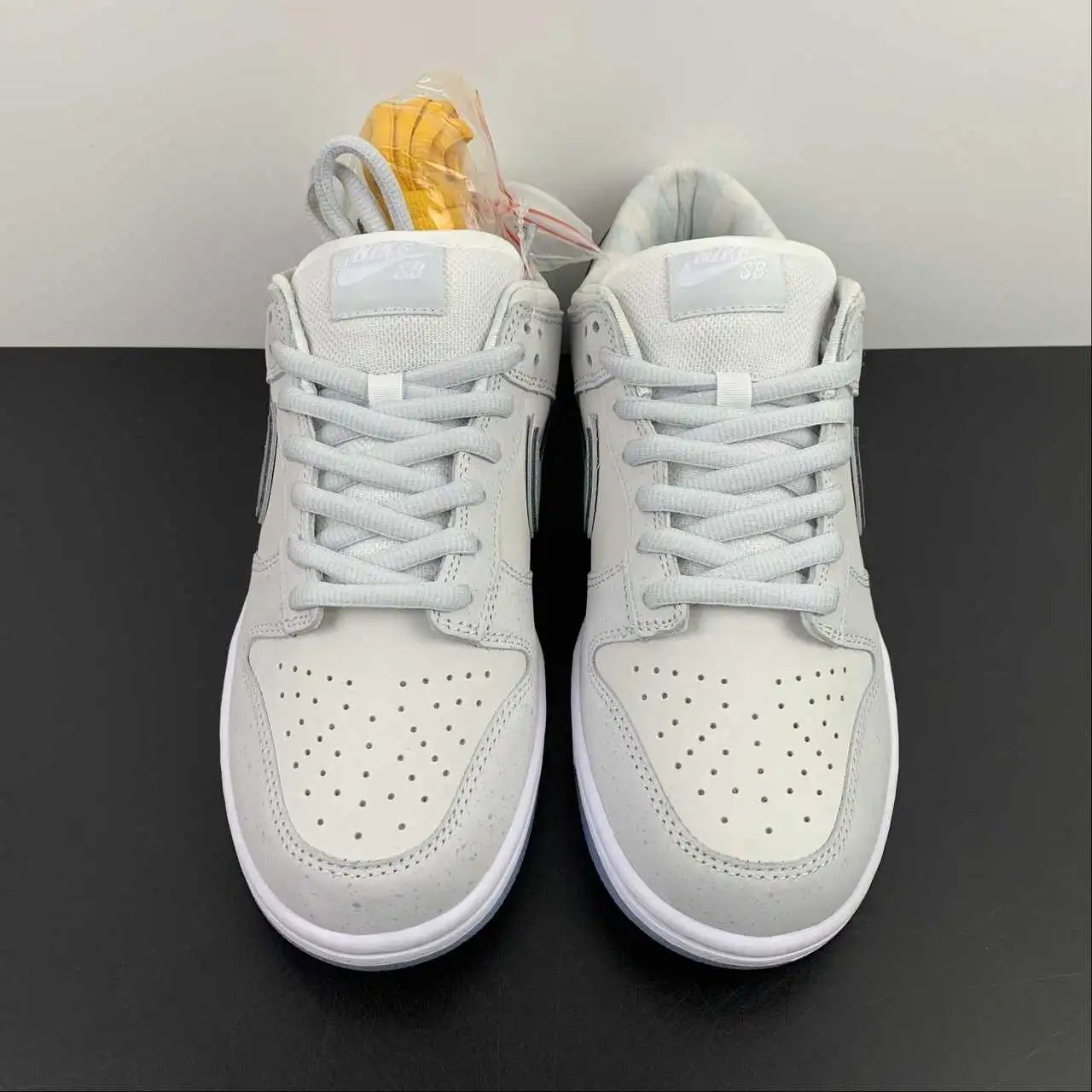 Nike Dunk Low FD8776-100 thumbnail 3