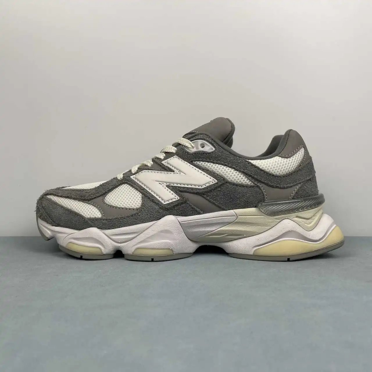 New Balance 9060 U9060YGA thumbnail 4