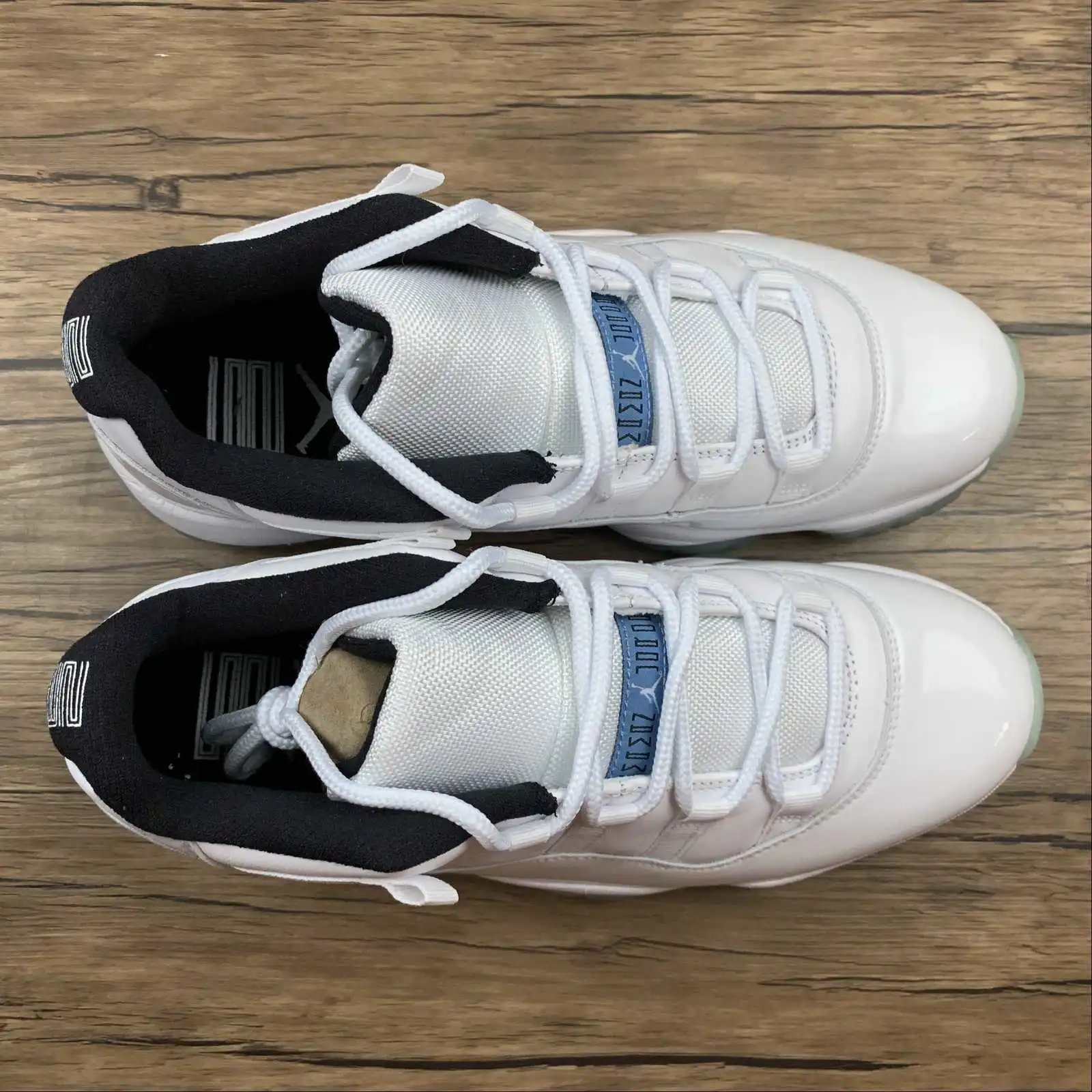 Air Jordan 11 528896-117 thumbnail 4