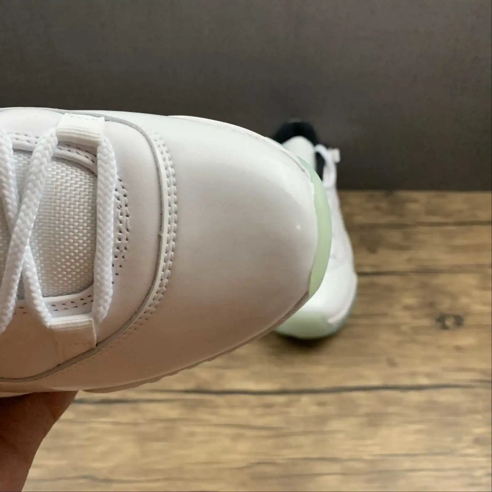 Air Jordan 11 528896-117 8