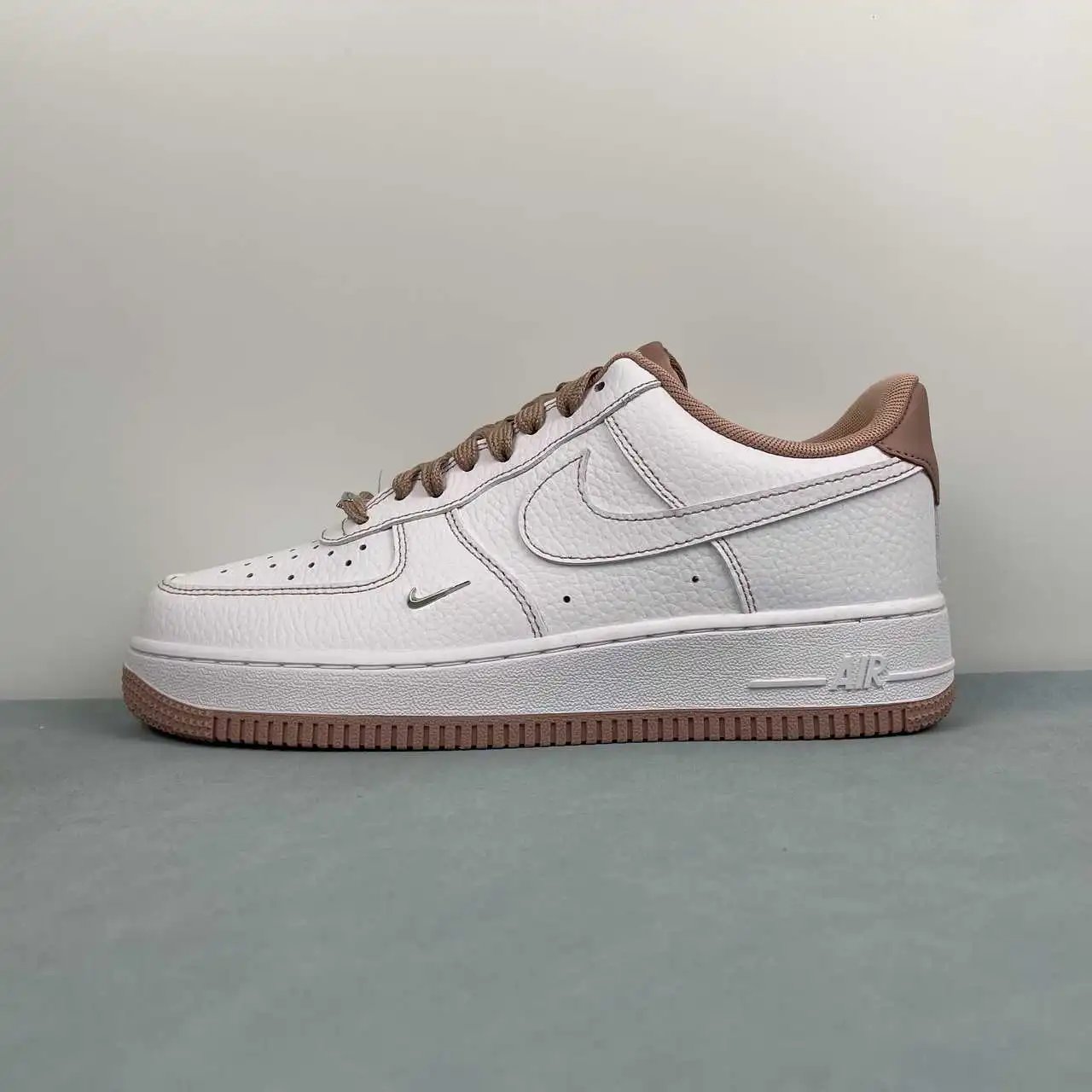 Nike Air Force 1 IB6543-100 thumbnail 4