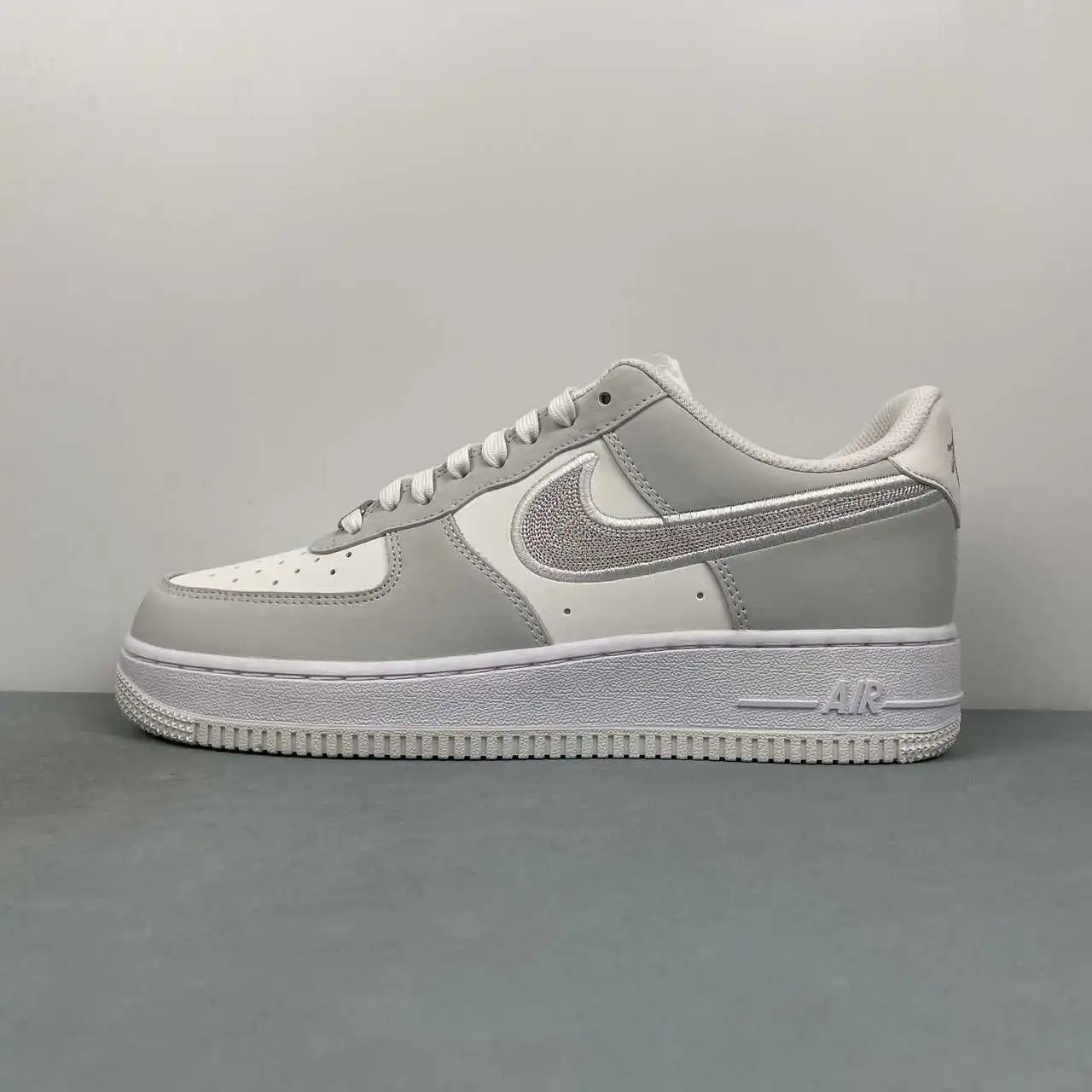 Nike Air Force 1 IB6842-100 thumbnail 4