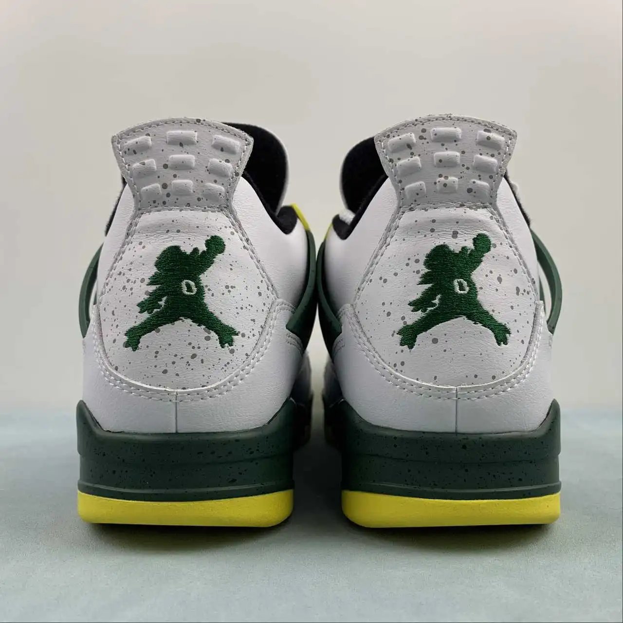 Air Jordan 4 257-255275 thumbnail 3