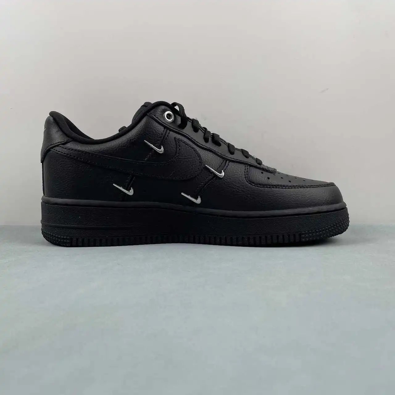 Nike Air Force 1 HQ1180-001 thumbnail 4