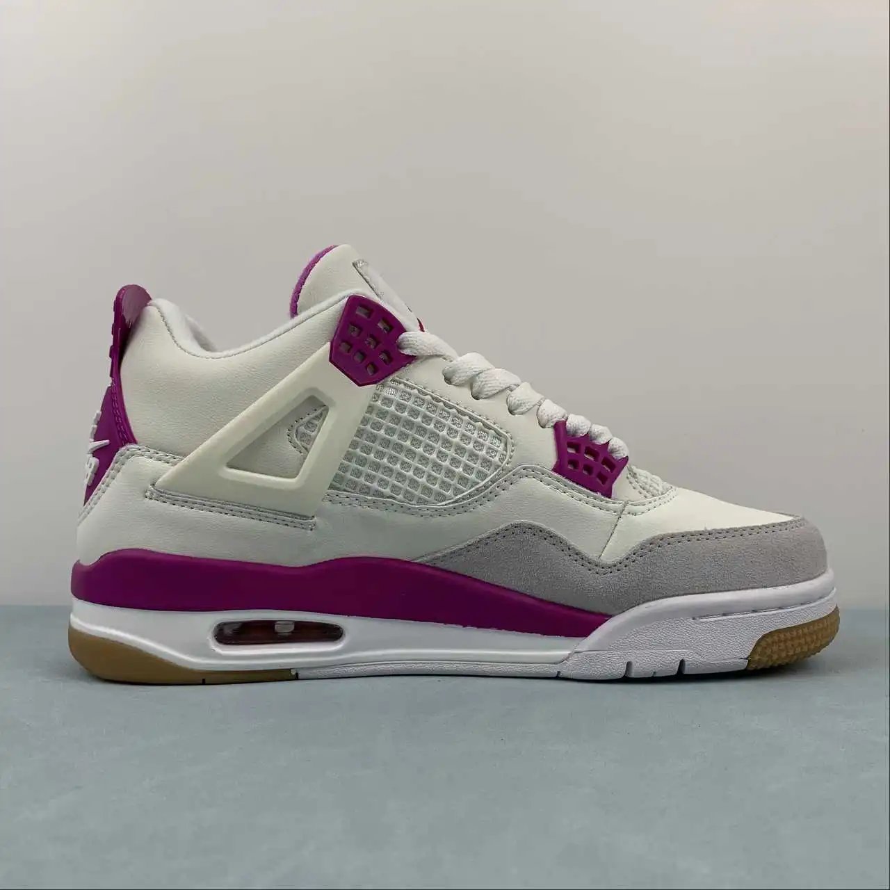 AJ4 × Nike SB DR5415-105 5