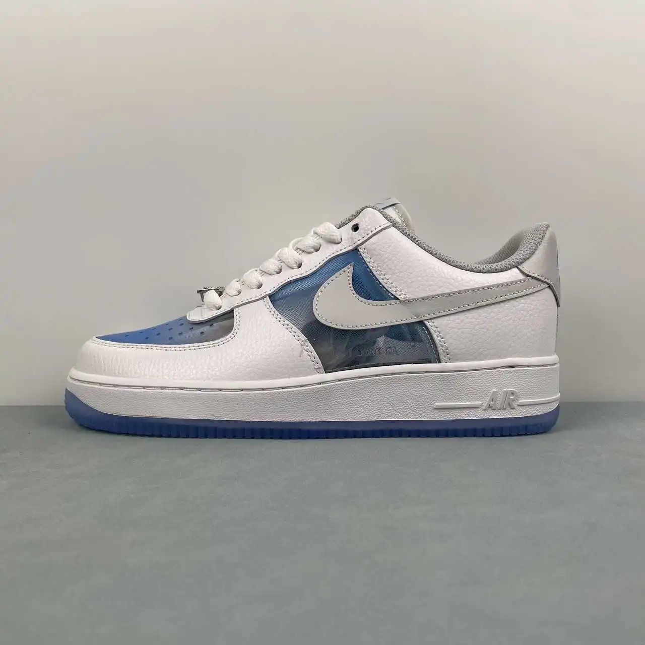 Nike Air Force 1 IB5724-100 thumbnail 4