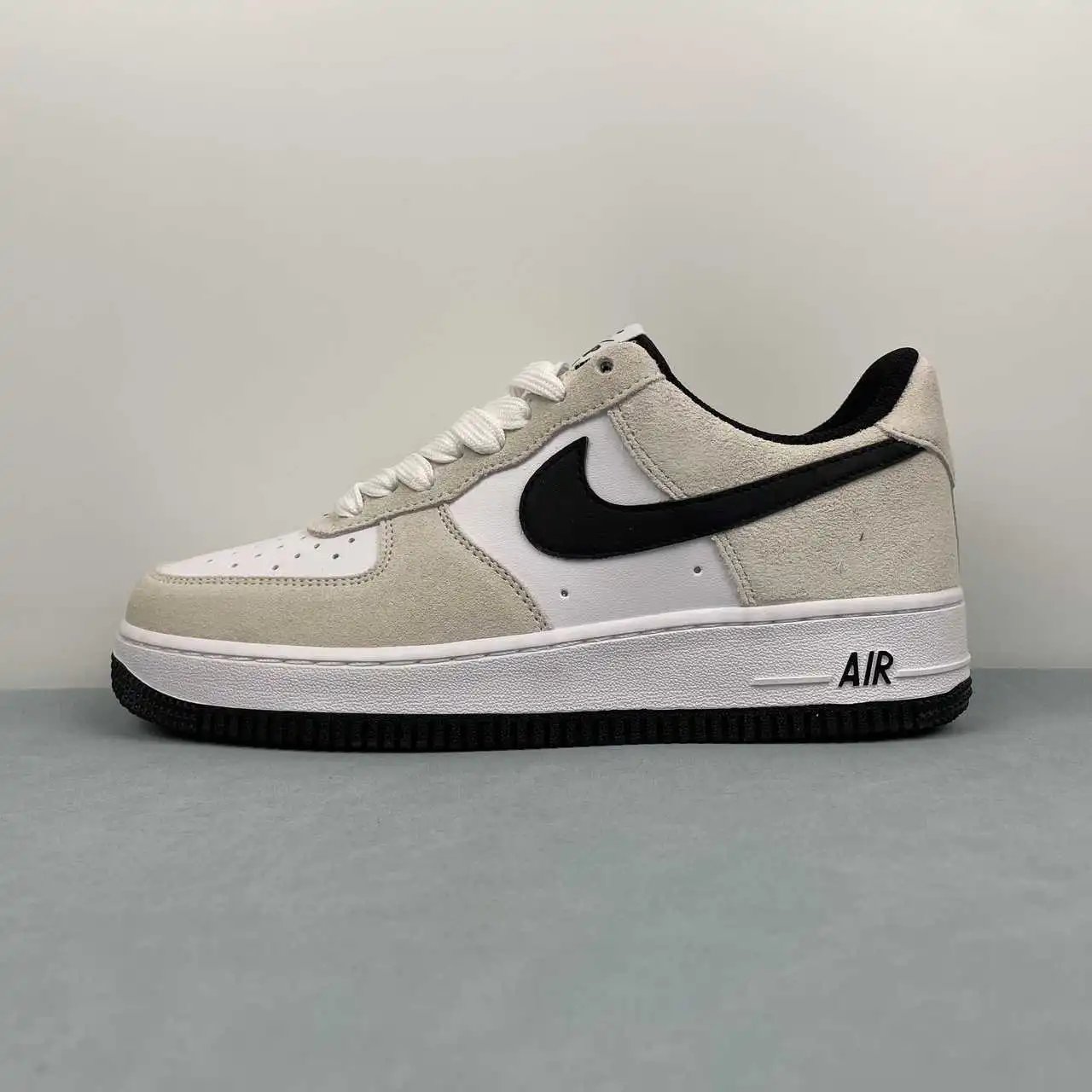 Nike Air Force 1 IB6388-100 thumbnail 4