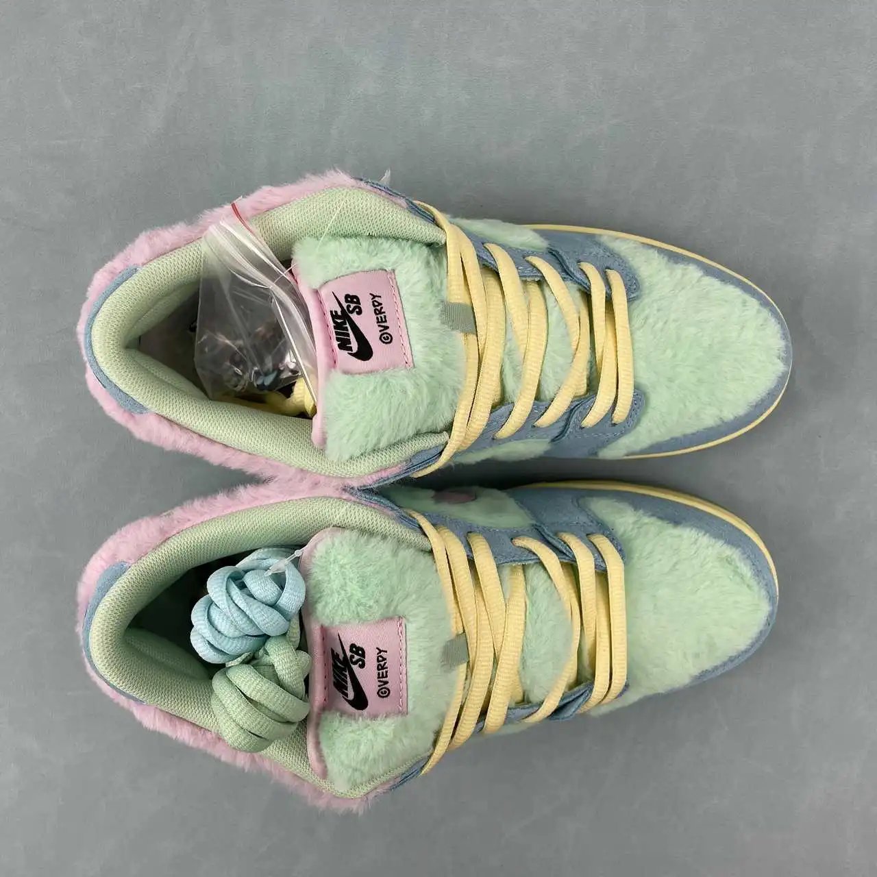 Nike Dunk Low FN6040-400 9