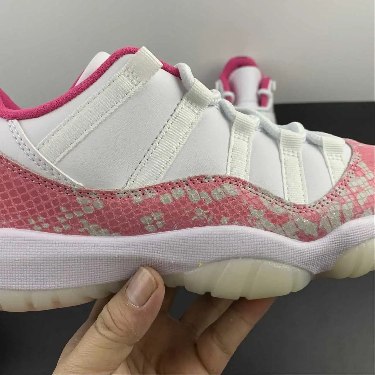 Air Jordan 11 AH7860-106 8