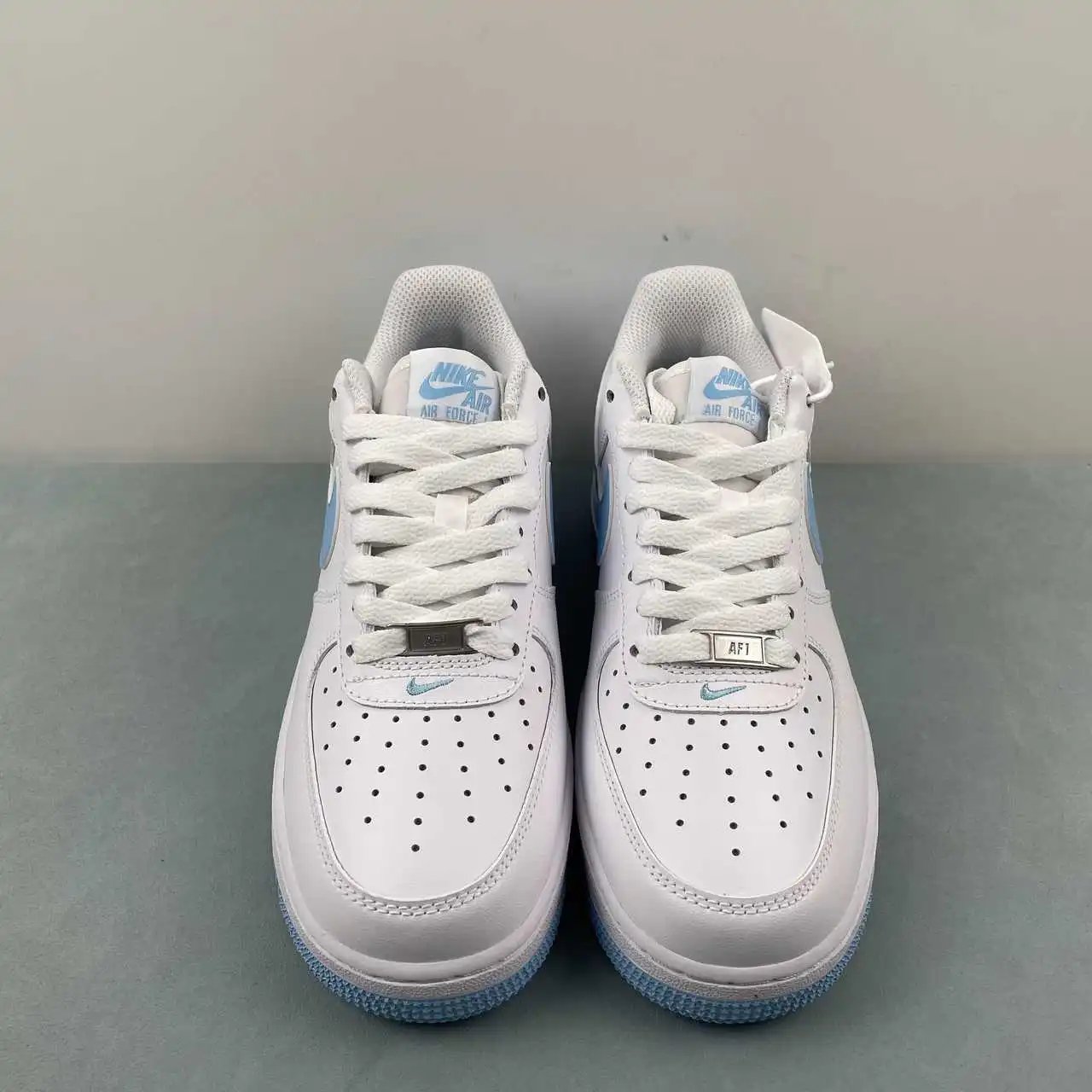 Nike Air Force 1 FQ4296-100 thumbnail 3