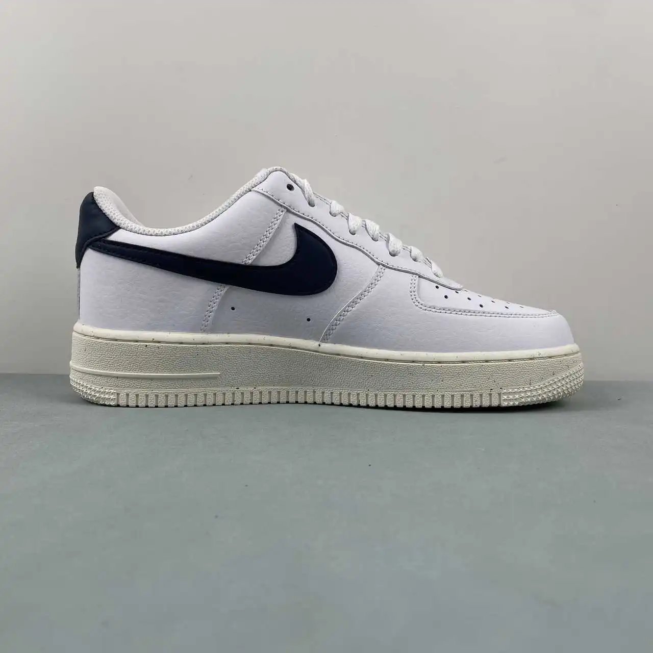 Nike Air Force 1 FZ6768-100 thumbnail 4