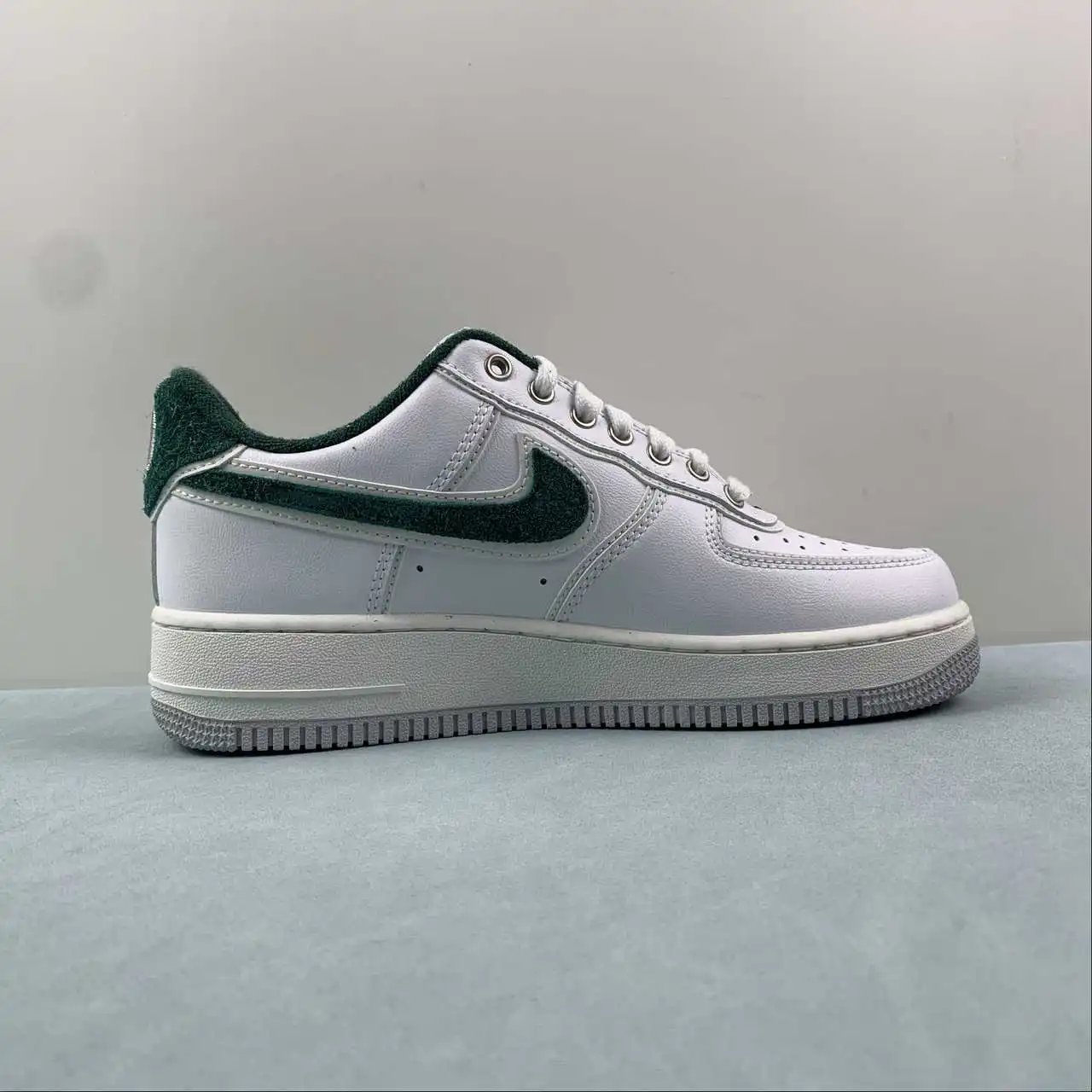 Nike Air Force 1 HF0012-100 thumbnail 4