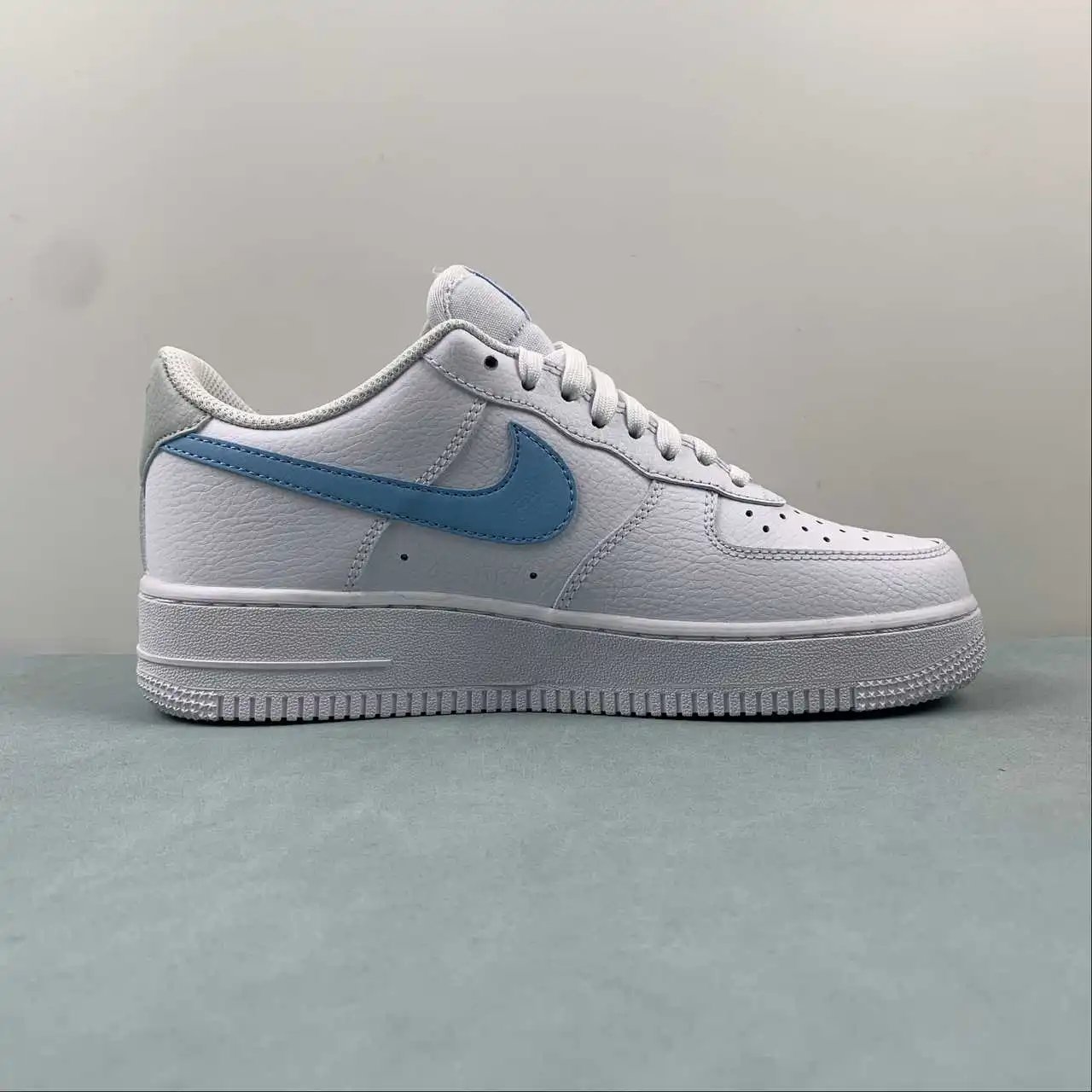 Nike Air Force 1 HF0022-100 thumbnail 4
