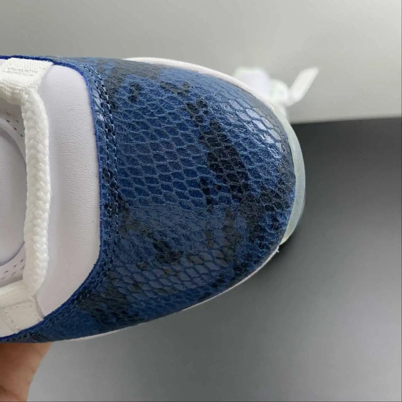 Air Jordan 11 CD6846-102 8