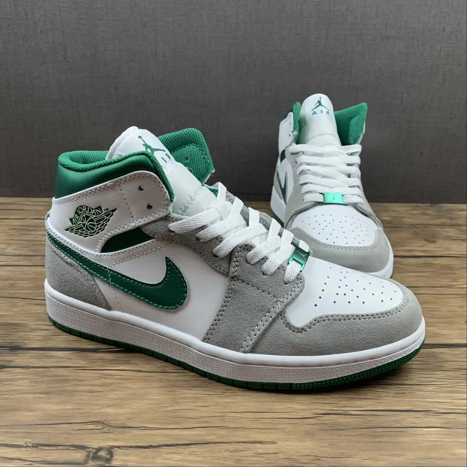 Air Jordan 1 White Green – DC7294-103 thumbnail 2