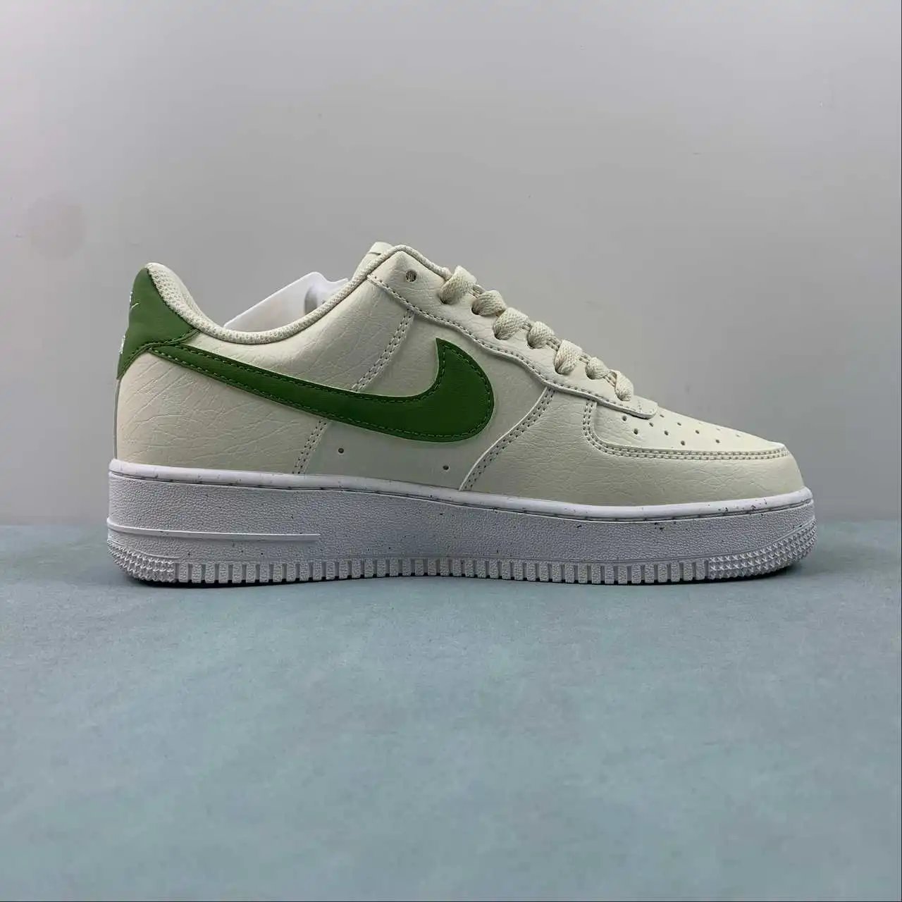 Nike Air Force 1 DV3808-102 thumbnail 4
