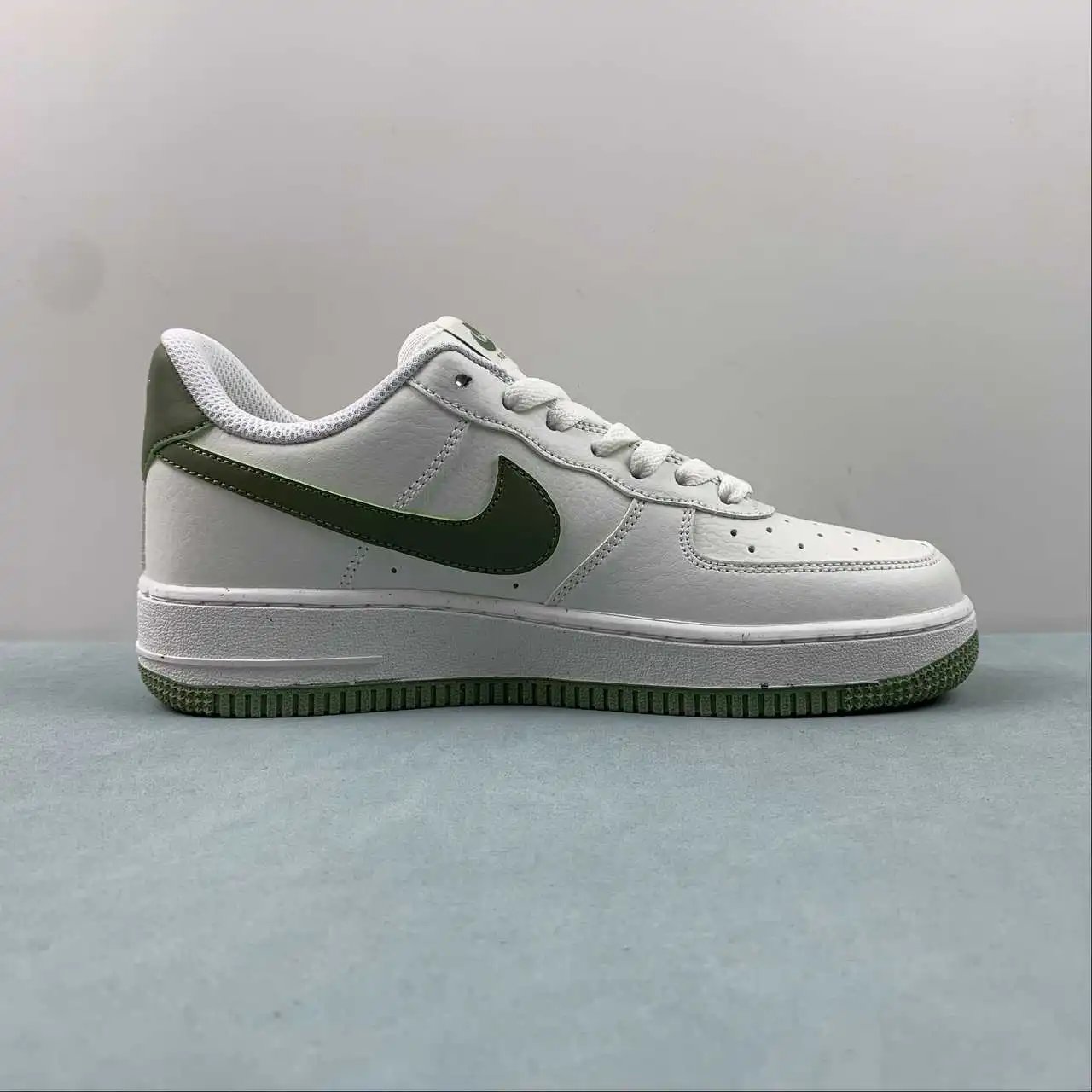 Nike Air Force 1 DV3808-106 thumbnail 4