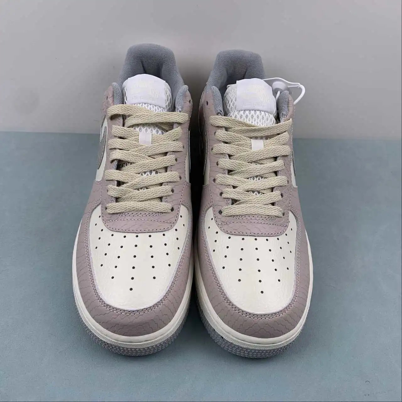 Nike Air Force 1 DX2678-100 thumbnail 3