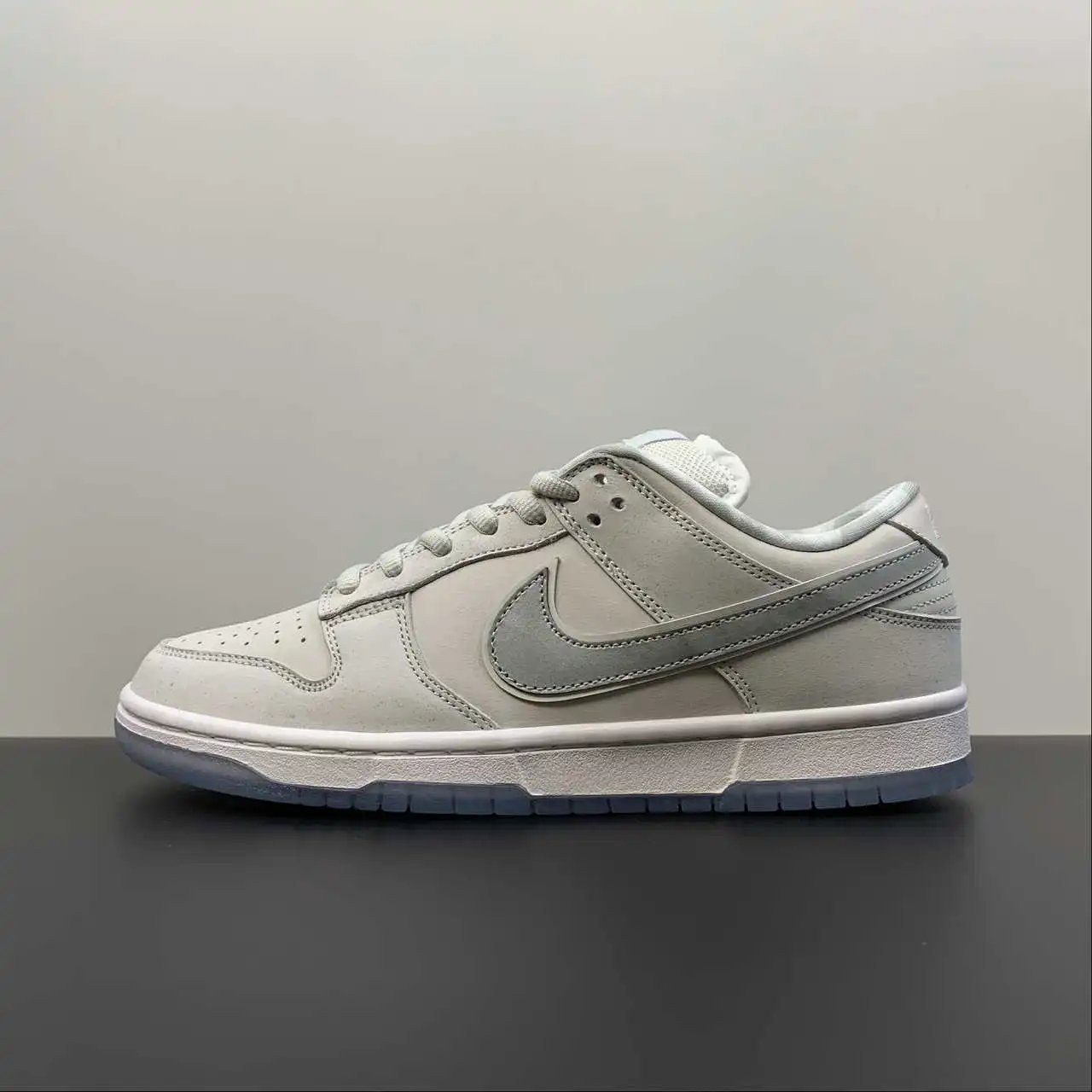 Nike Dunk Low FD8776-100 thumbnail 4