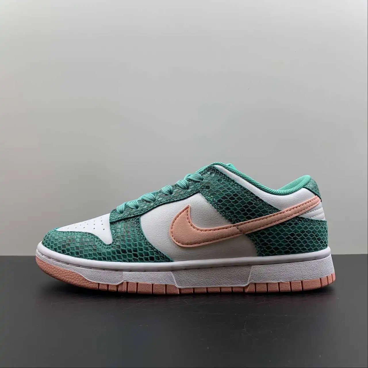 Nike Dunk Low DR8577-300 thumbnail 4