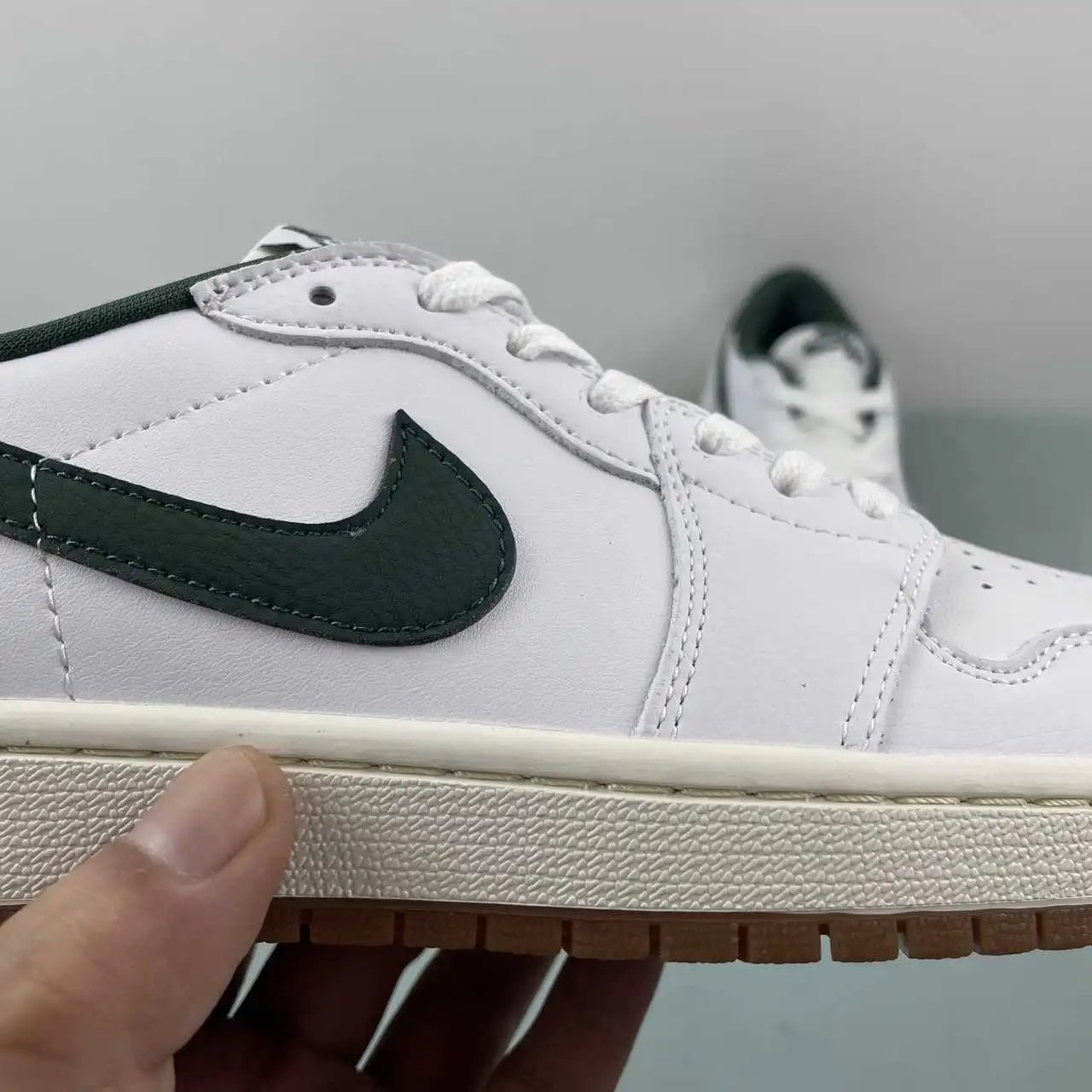 Air Jordan 1 Low CZ0775-133 9